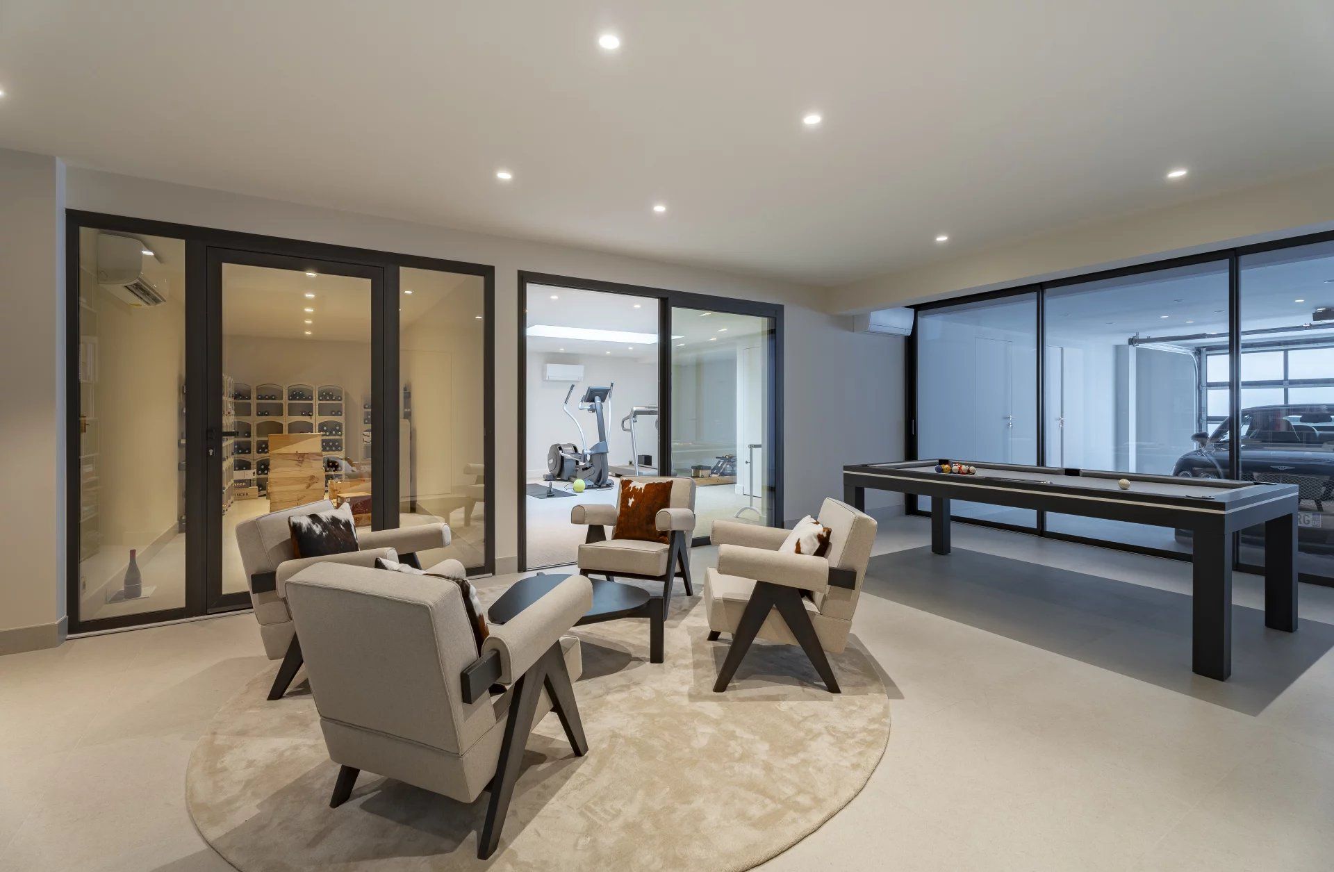 villa 7 Rooms for sale on Roquefort-les-Pins (06330)