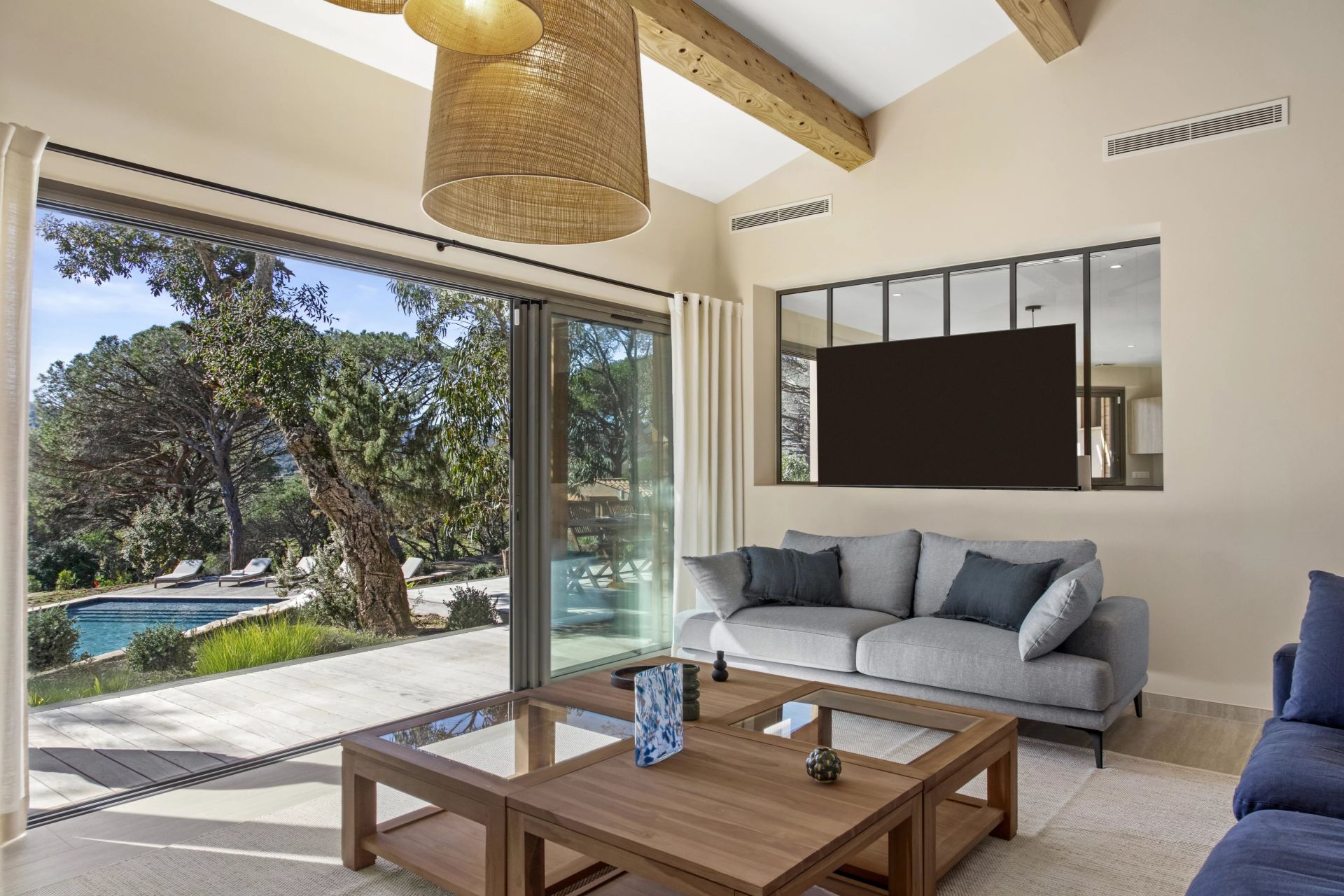 villa 8 Pièces en location saisonnière sur Saint-Tropez (83990)