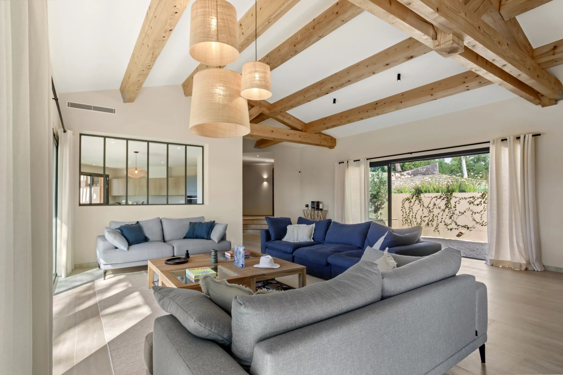 villa 8 Pièces en location saisonnière sur Saint-Tropez (83990)