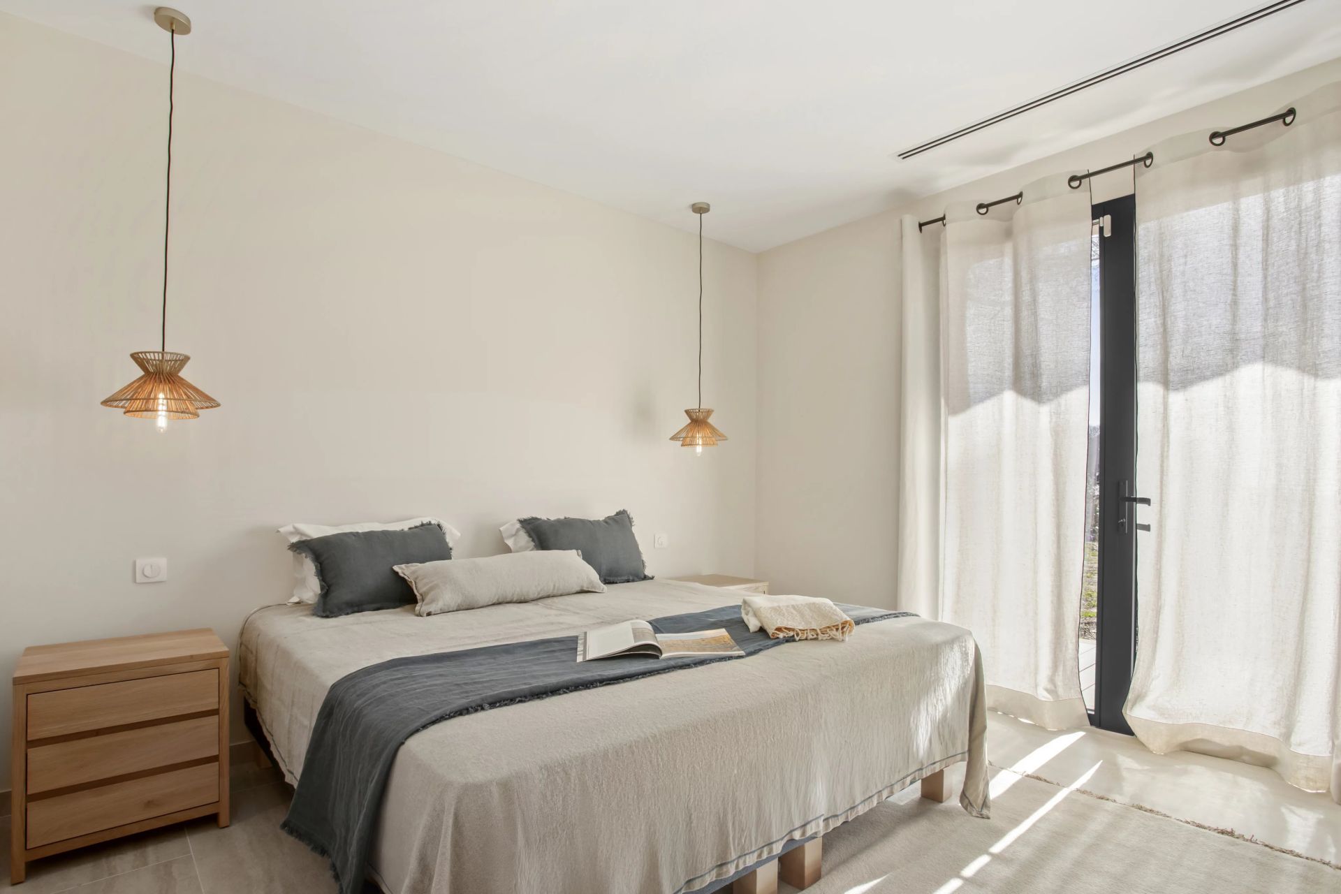 villa 8 Rooms for seasonal rent on Ramatuelle (83350)