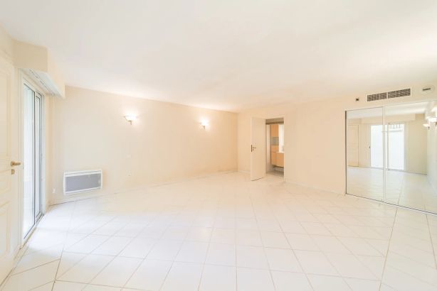 Sale Villa Villeneuve-Loubet 6&nbsp;Rooms