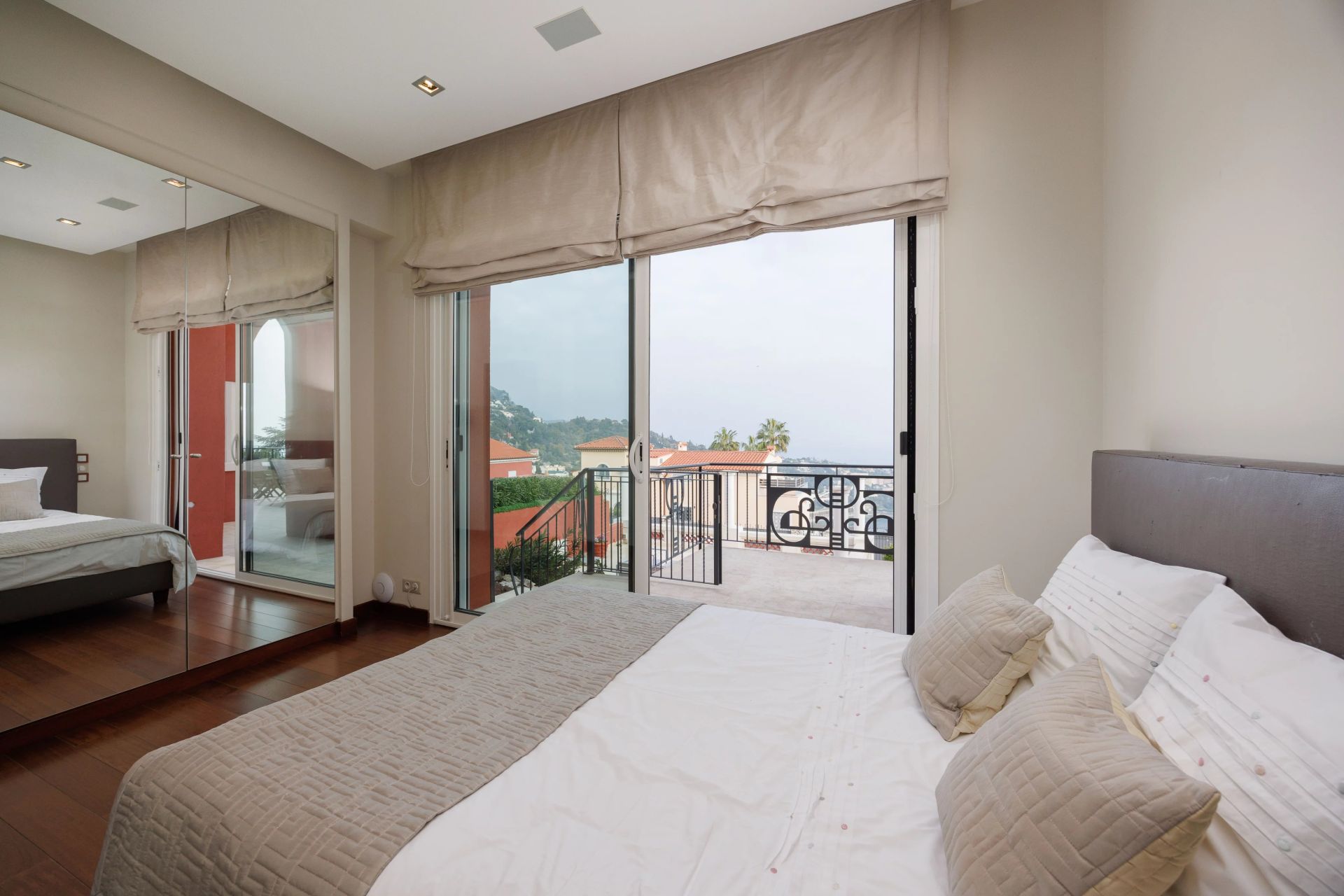 villa 10 Rooms for sale on Villefranche-sur-Mer (06230)