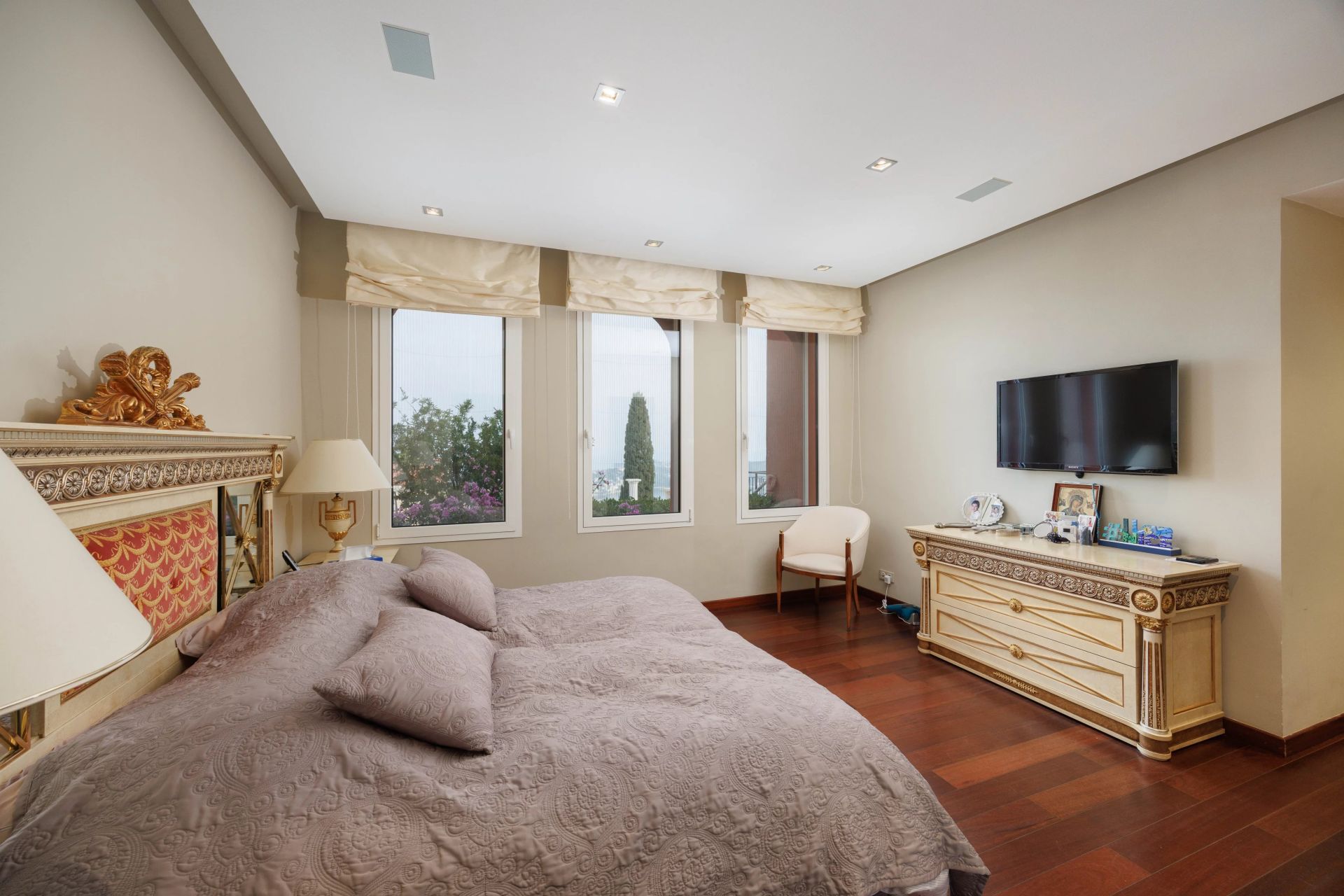 villa 10 Rooms for sale on Villefranche-sur-Mer (06230)