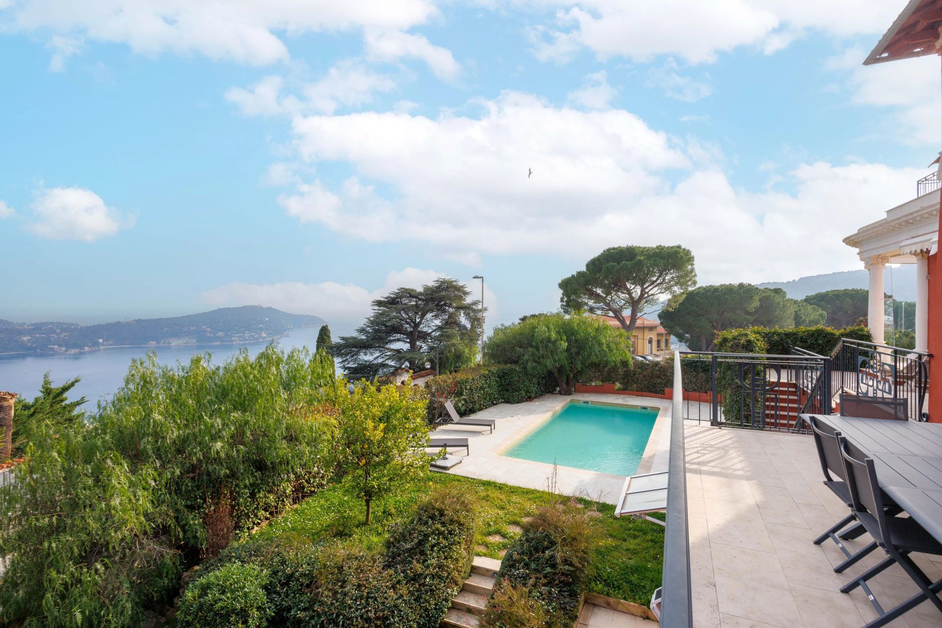 villa 10 Rooms for sale on Villefranche-sur-Mer (06230)