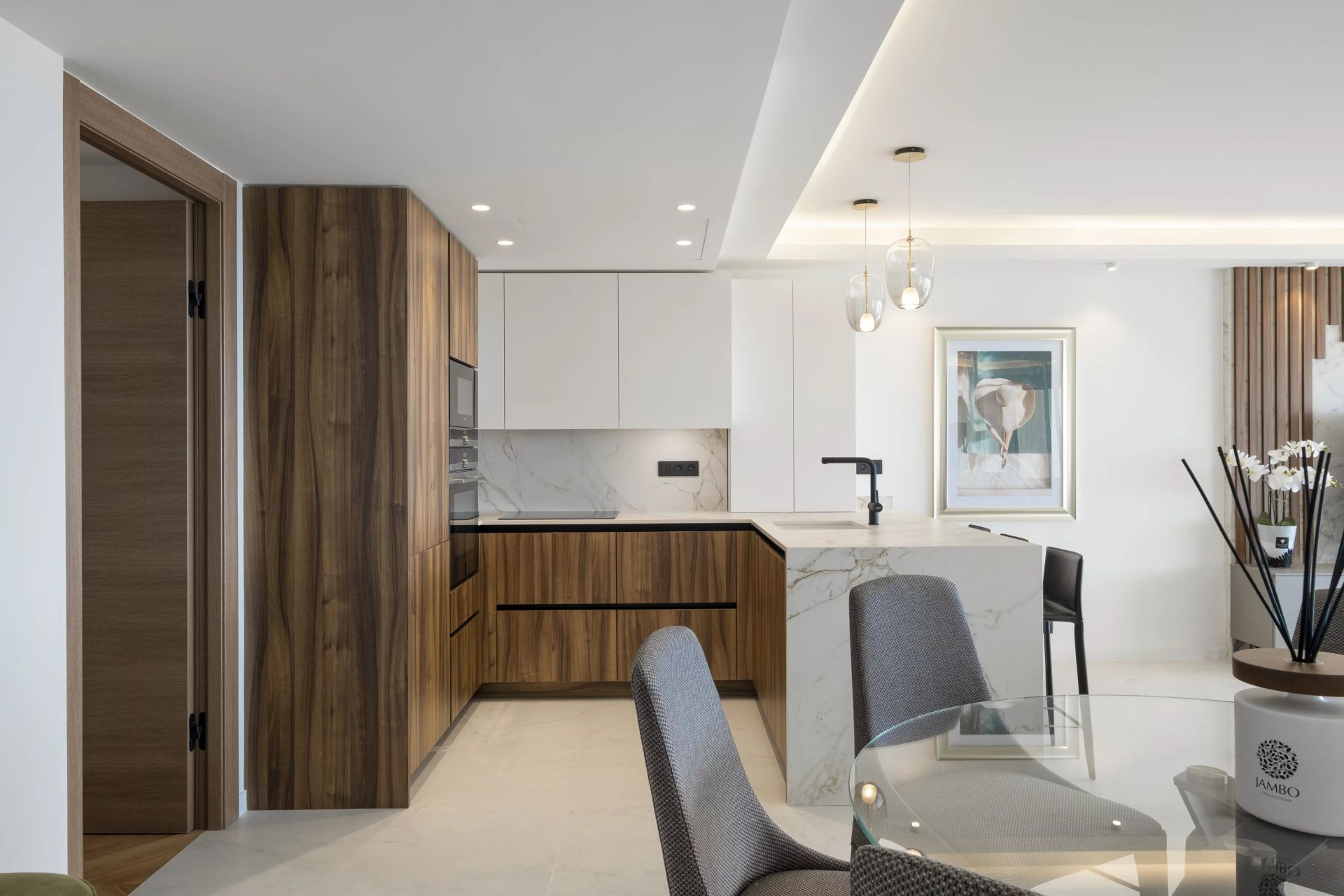 apartment 4 Rooms for sale on Cannes (06400)