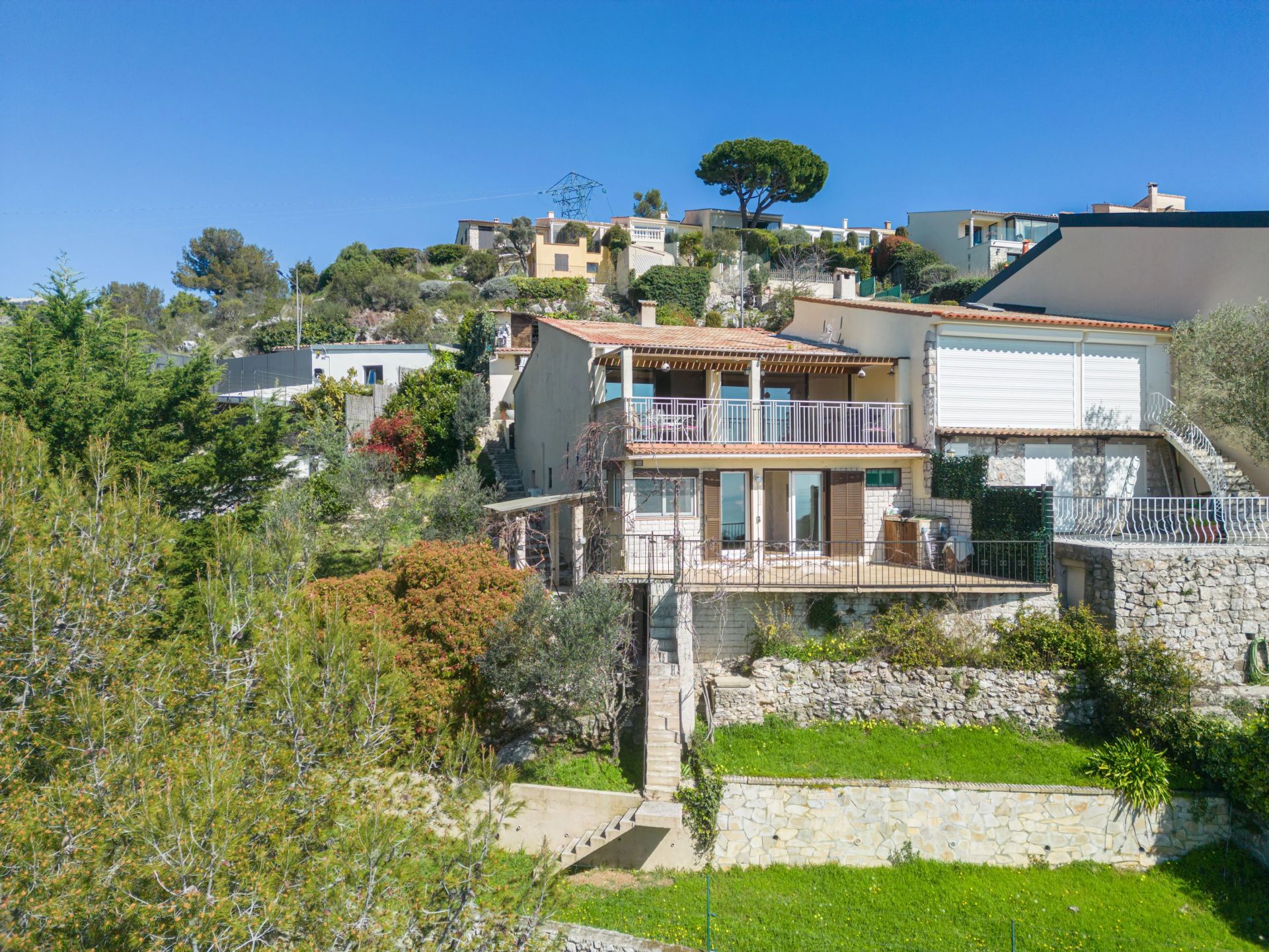 villa 4 Rooms for sale on La Turbie (06320)