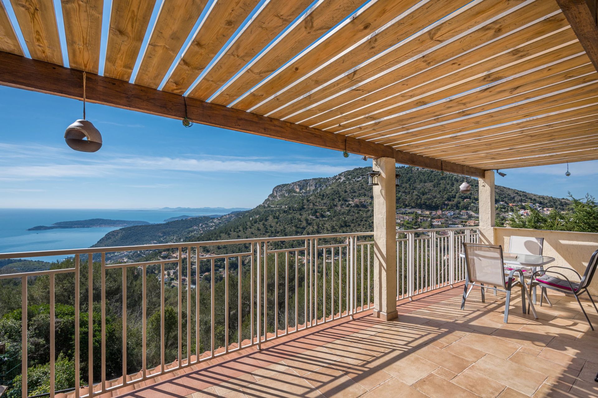 villa 4 Rooms for sale on La Turbie (06320)