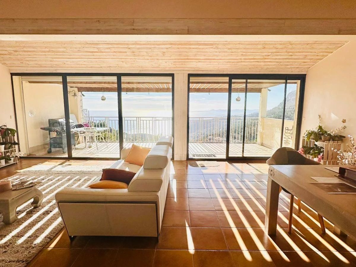 villa 4 Rooms for sale on La Turbie (06320)