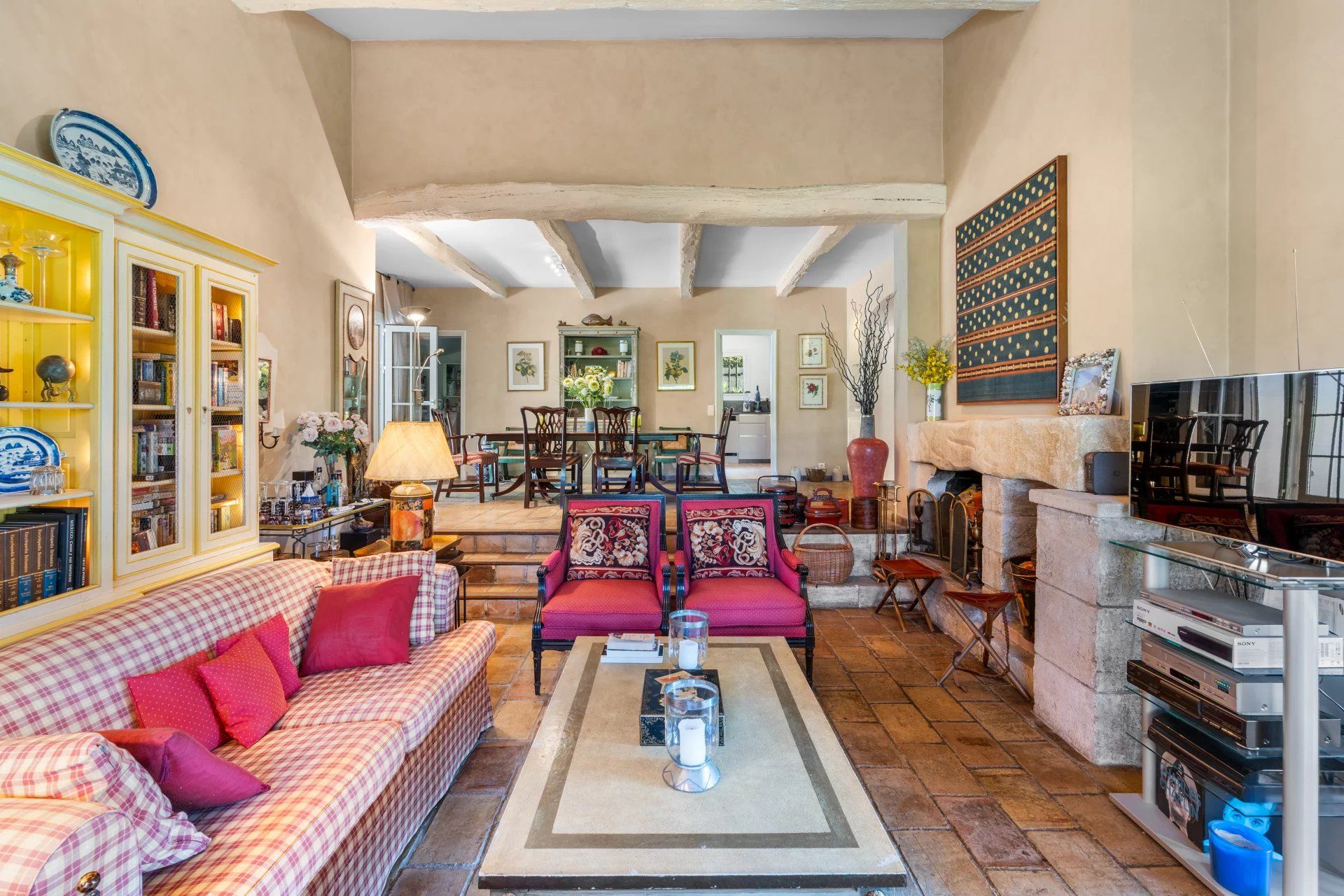 villa 6 Rooms for sale on Mougins (06250)