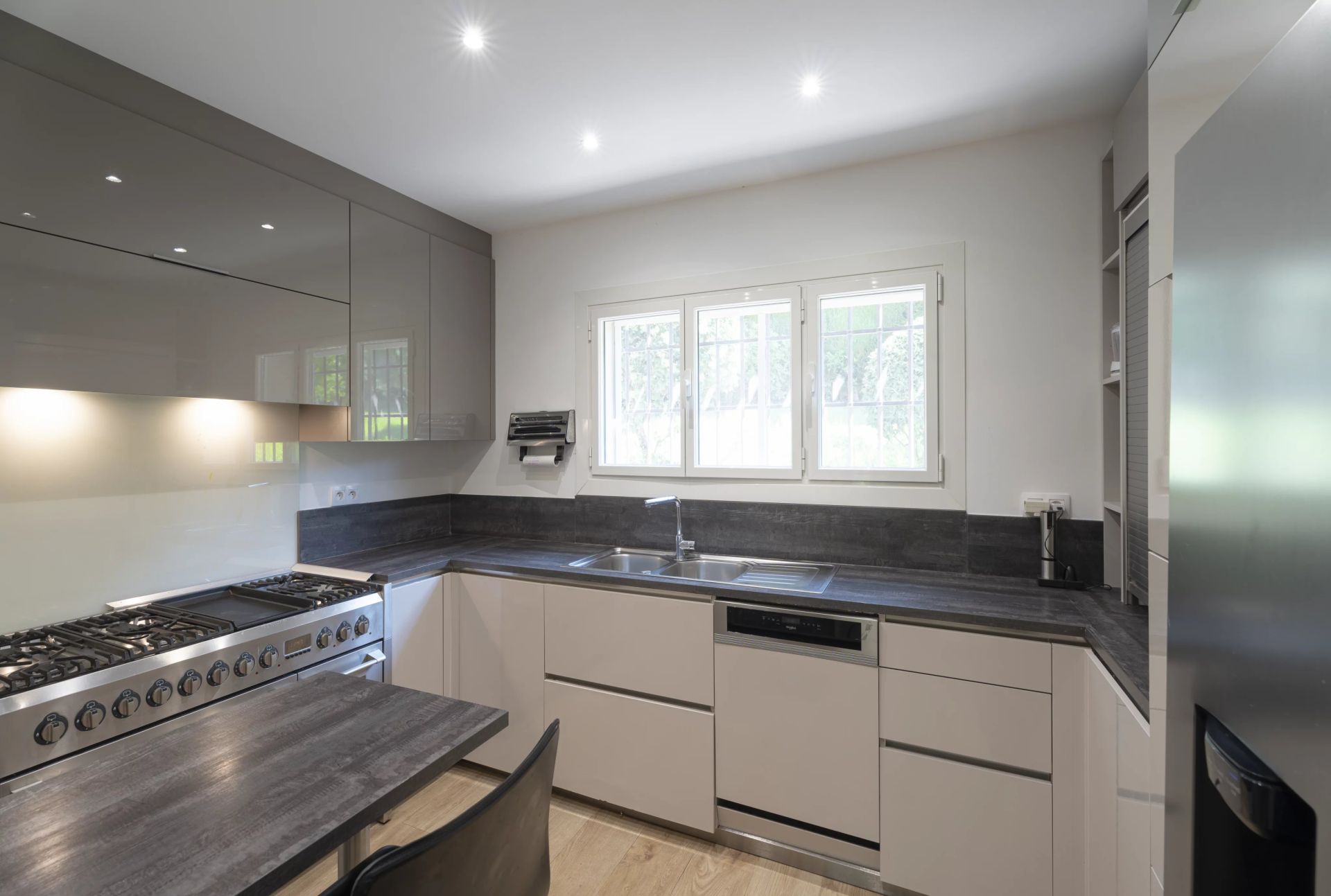 villa 6 Rooms for sale on Mougins (06250)