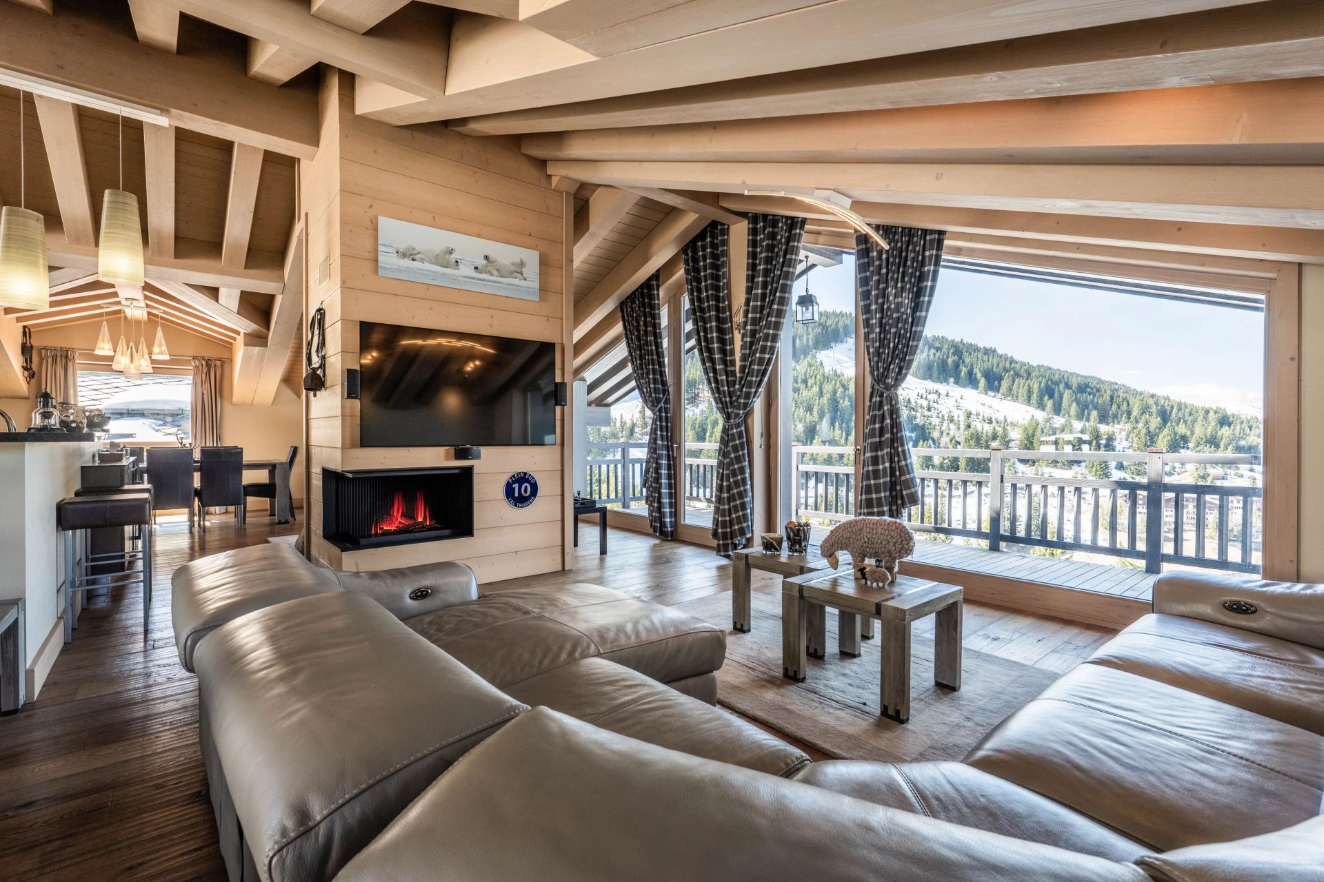 chalet 5 Rooms for sale on Courchevel (73120)