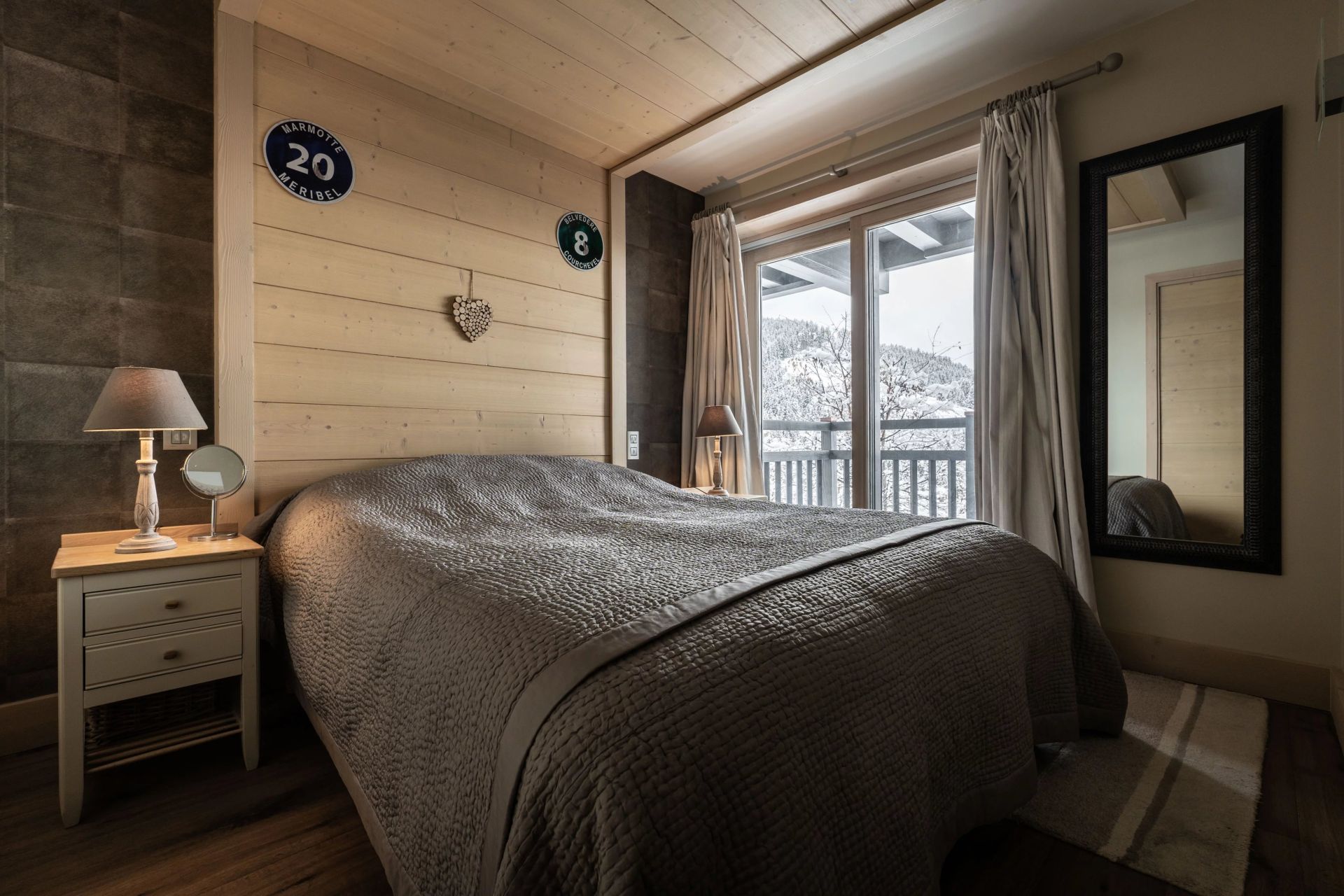 chalet 5 Rooms for sale on Courchevel (73120)
