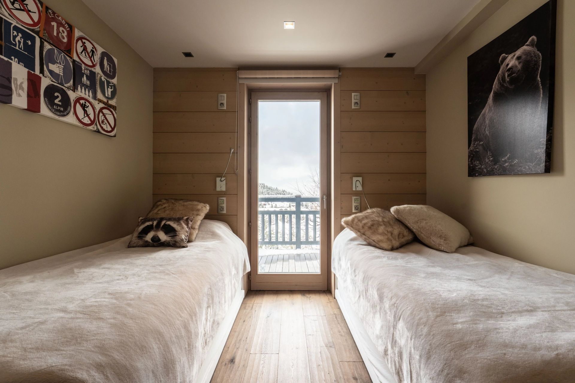 chalet 5 Rooms for sale on Courchevel (73120)