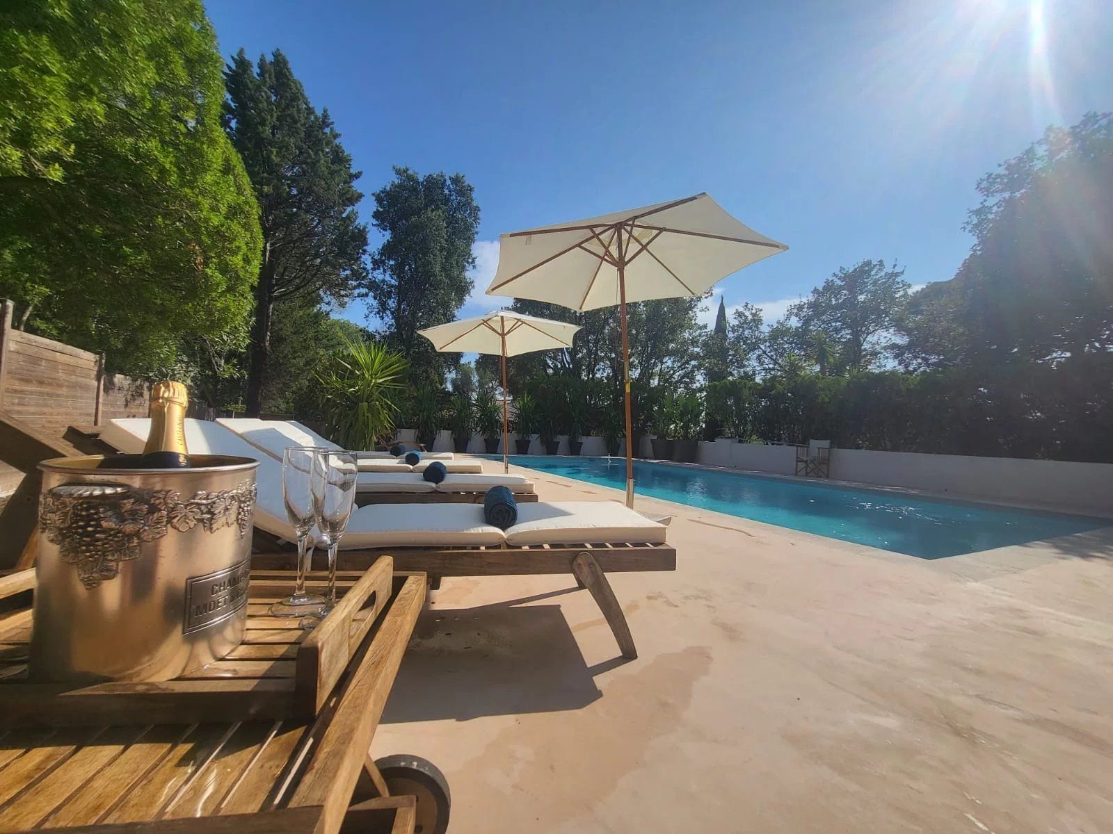 villa 7 Rooms for sale on Saint-Raphaël (83700)