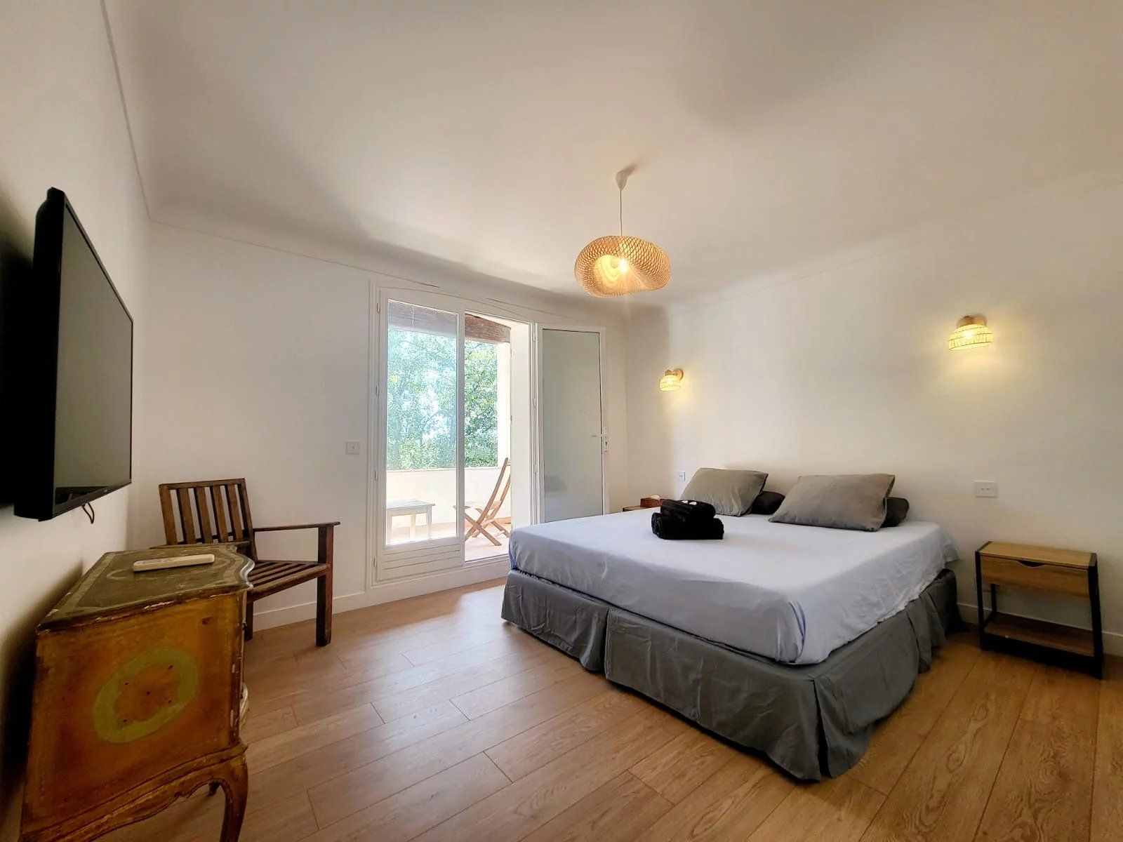 villa 7 Rooms for sale on Saint-Raphaël (83700)