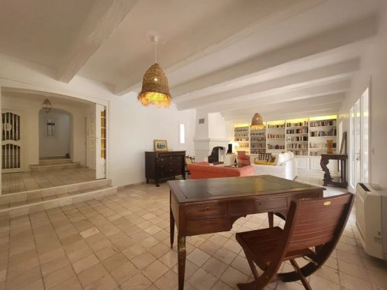 Sale Villa Saint-Raphaël 7&nbsp;Rooms 240&nbsp;m²