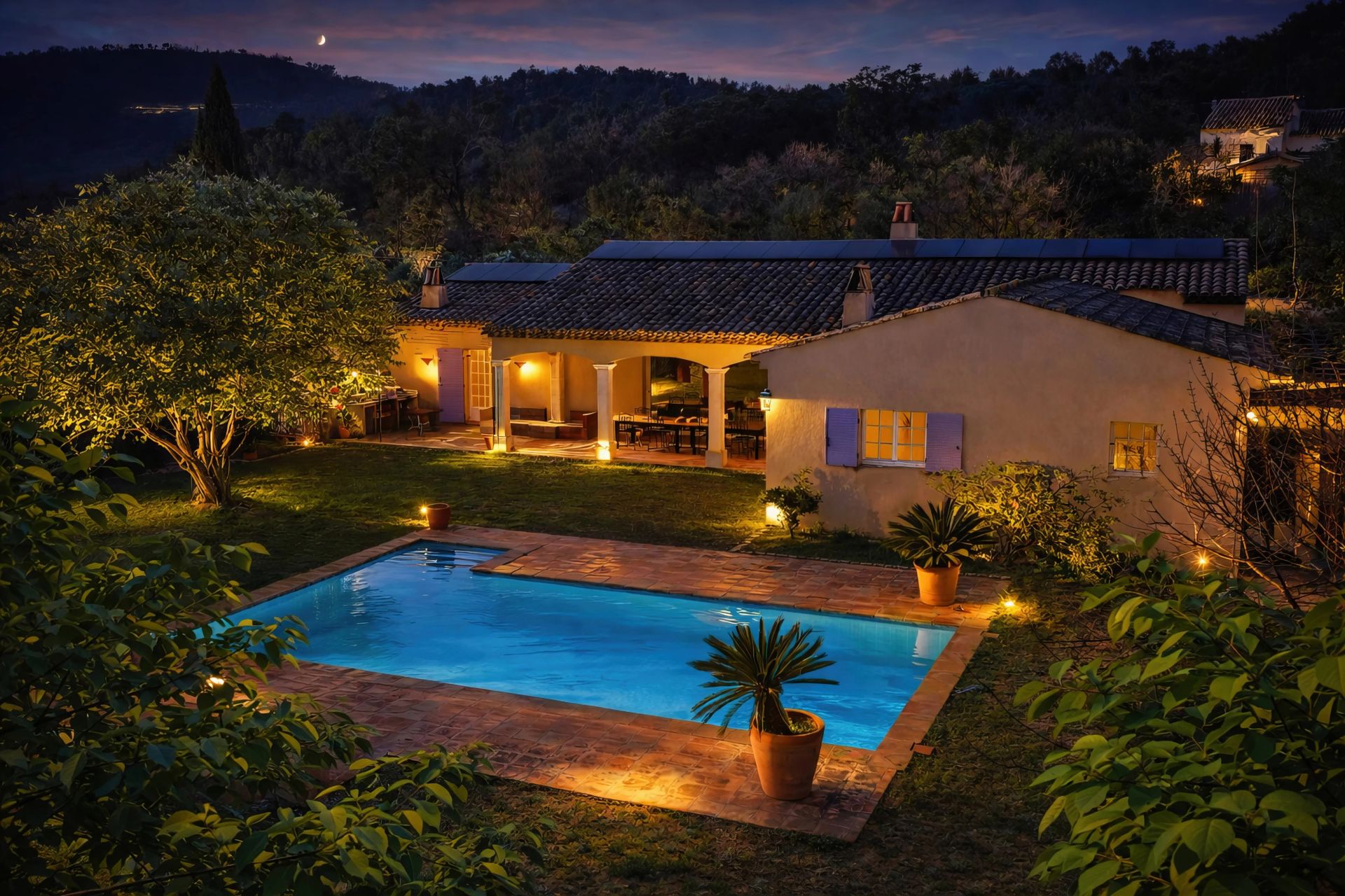 villa 5 Rooms for sale on Cogolin (83310)