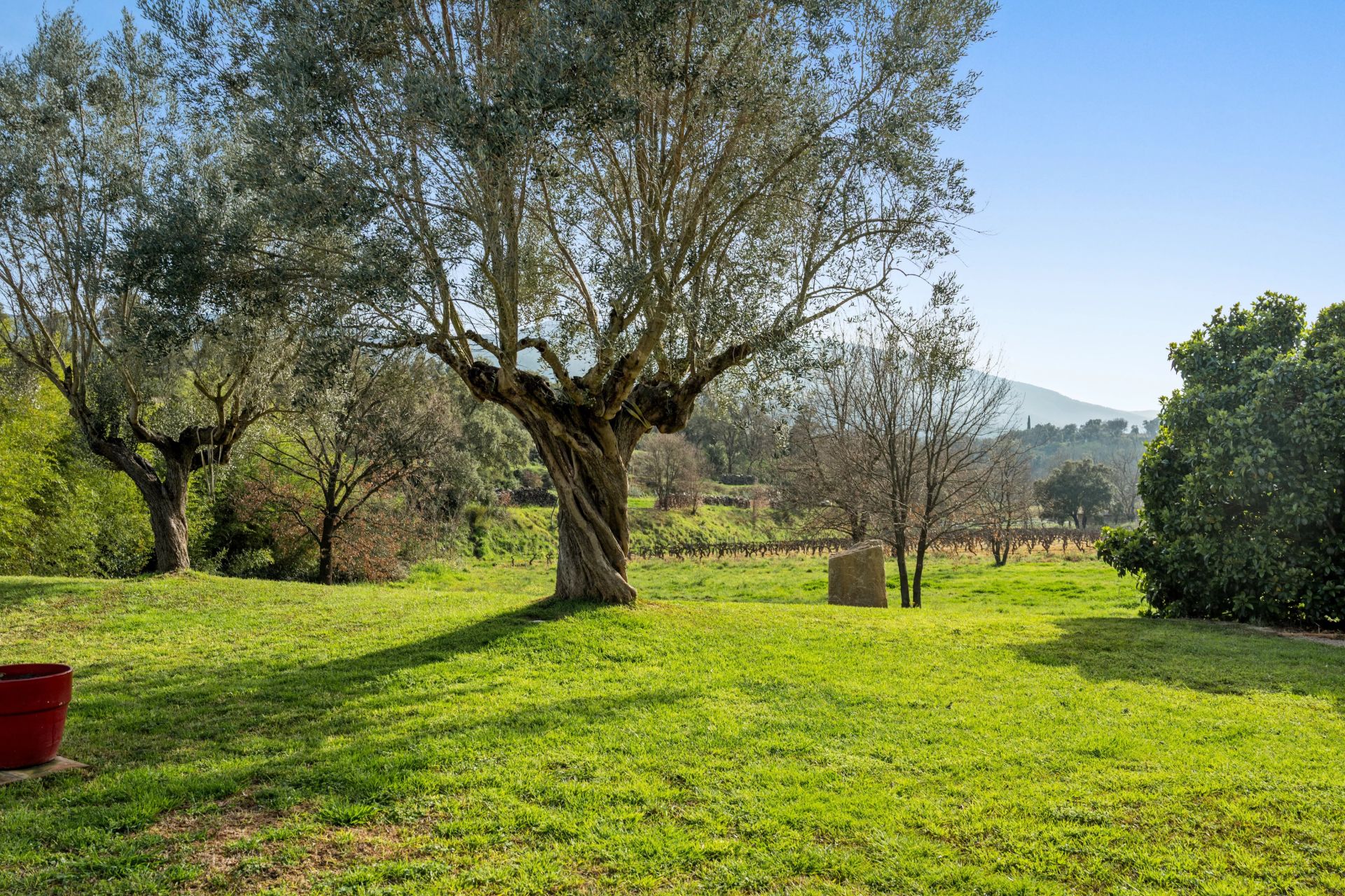 villa 5 Rooms for sale on Cogolin (83310)