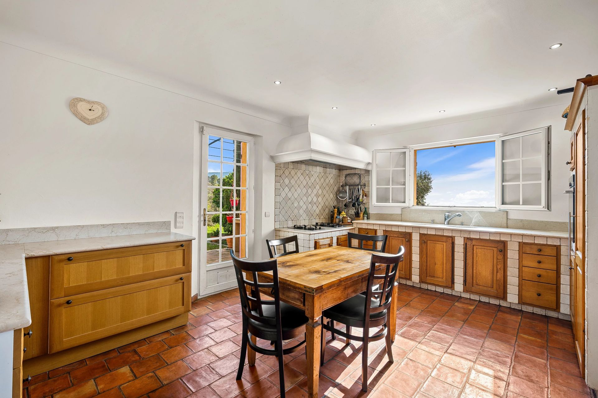 villa 5 Rooms for sale on Cogolin (83310)