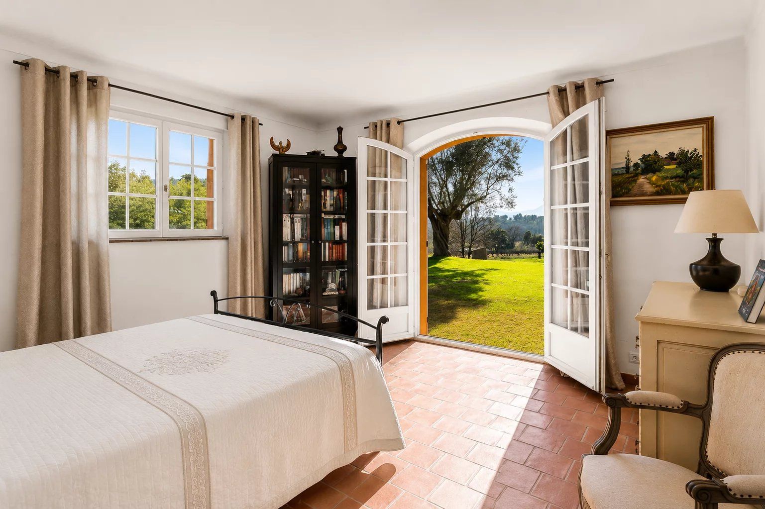 villa 5 Rooms for sale on Cogolin (83310)