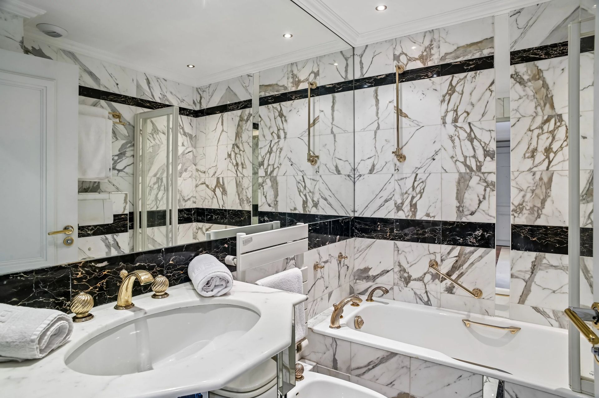 apartment 2 Rooms for sale on Vallauris (06220)