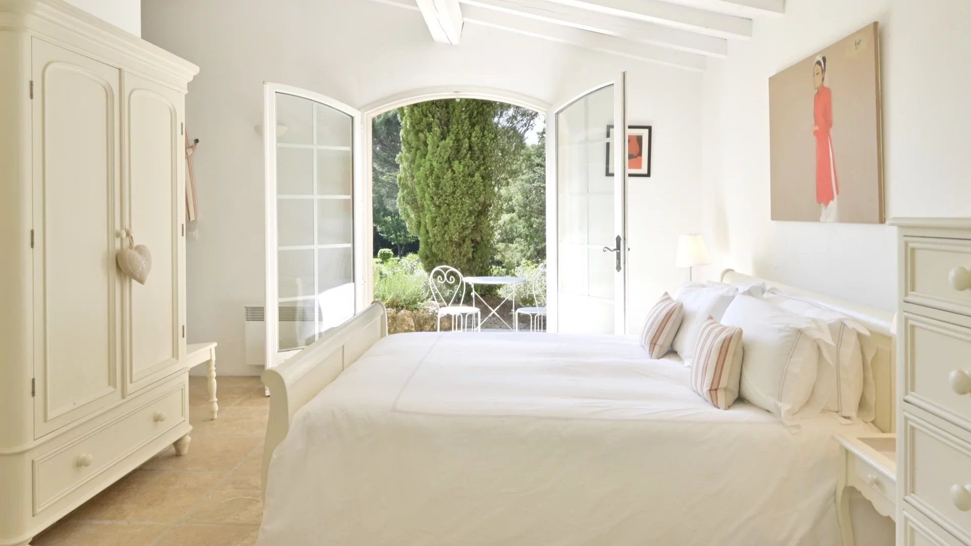 villa 6 Rooms for sale on Cogolin (83310)