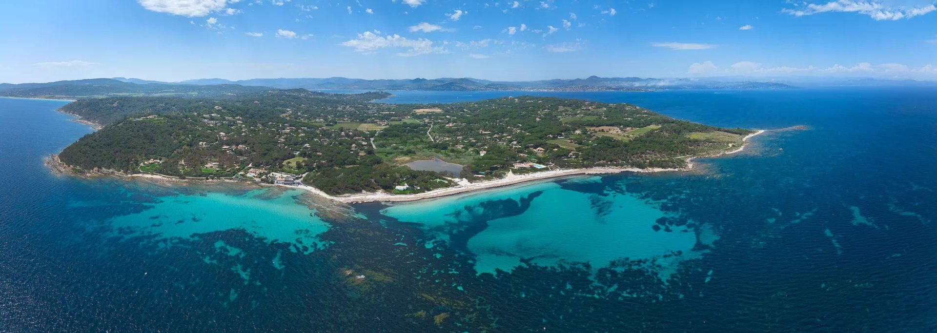 villa 11 Rooms for seasonal rent on Saint-Tropez (83990)