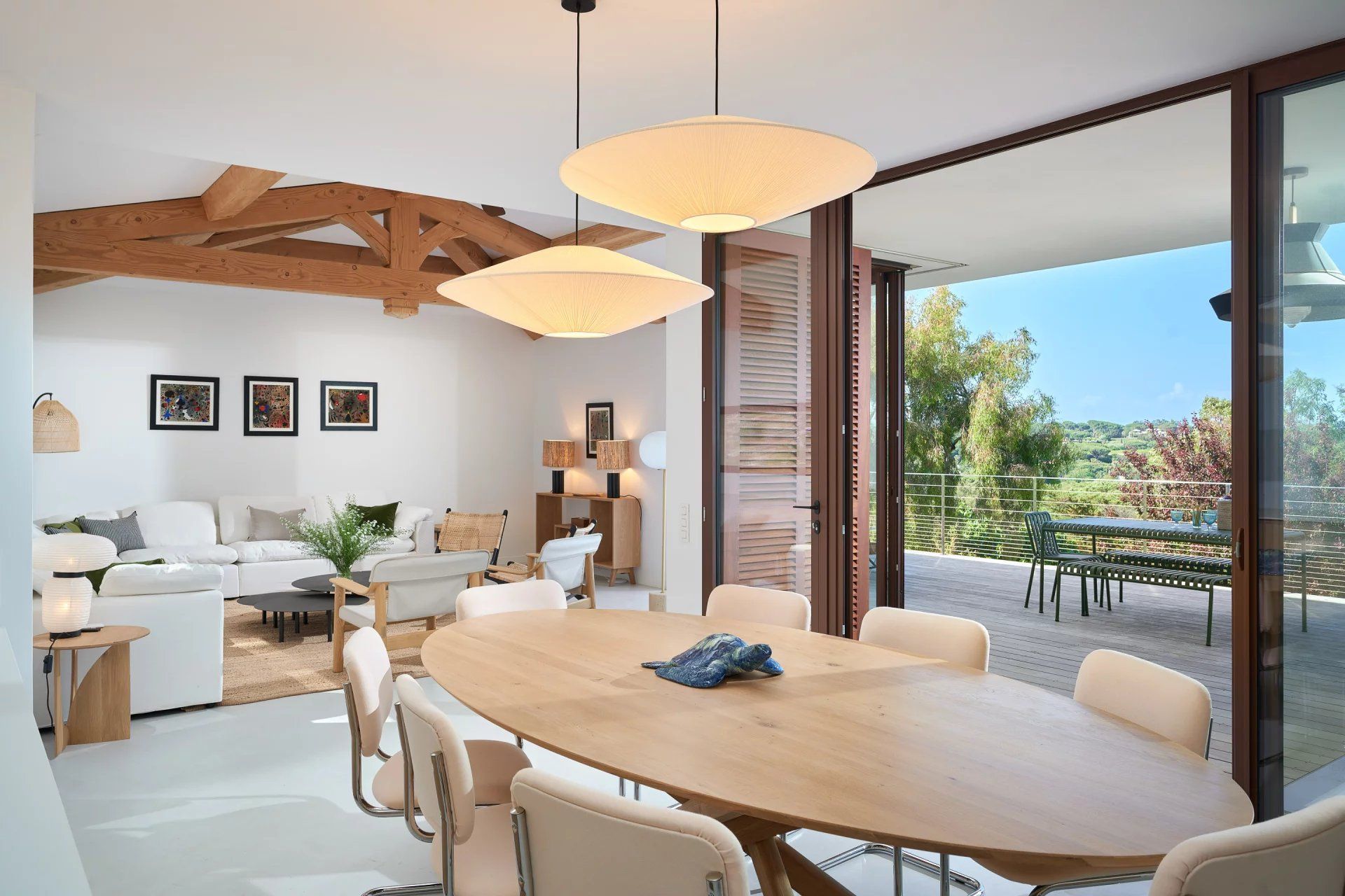 villa 11 Rooms for seasonal rent on Saint-Tropez (83990)