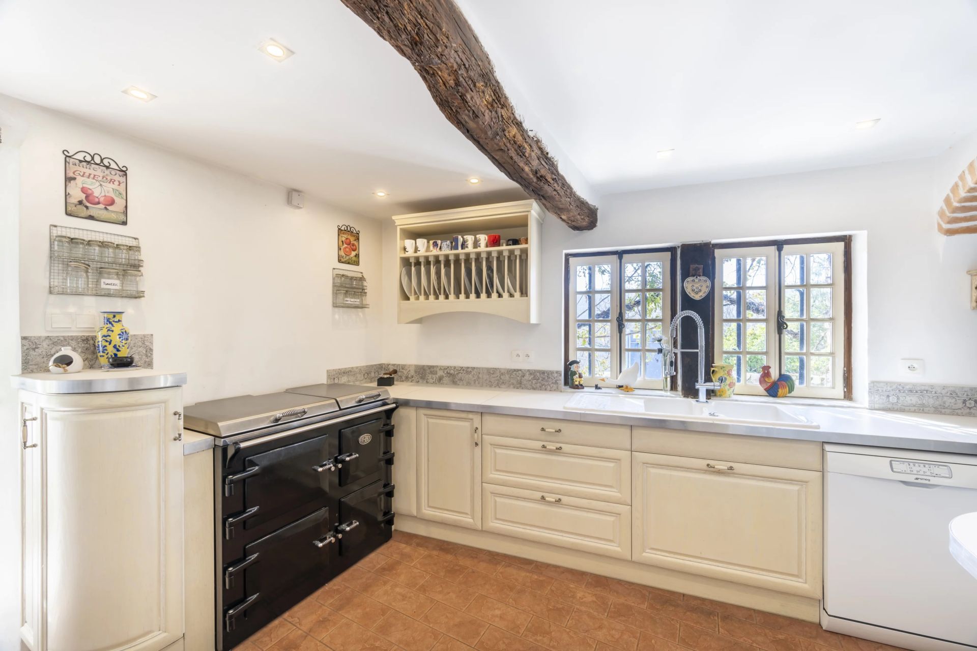 villa 5 Rooms for sale on Tourrettes-sur-Loup (06140)