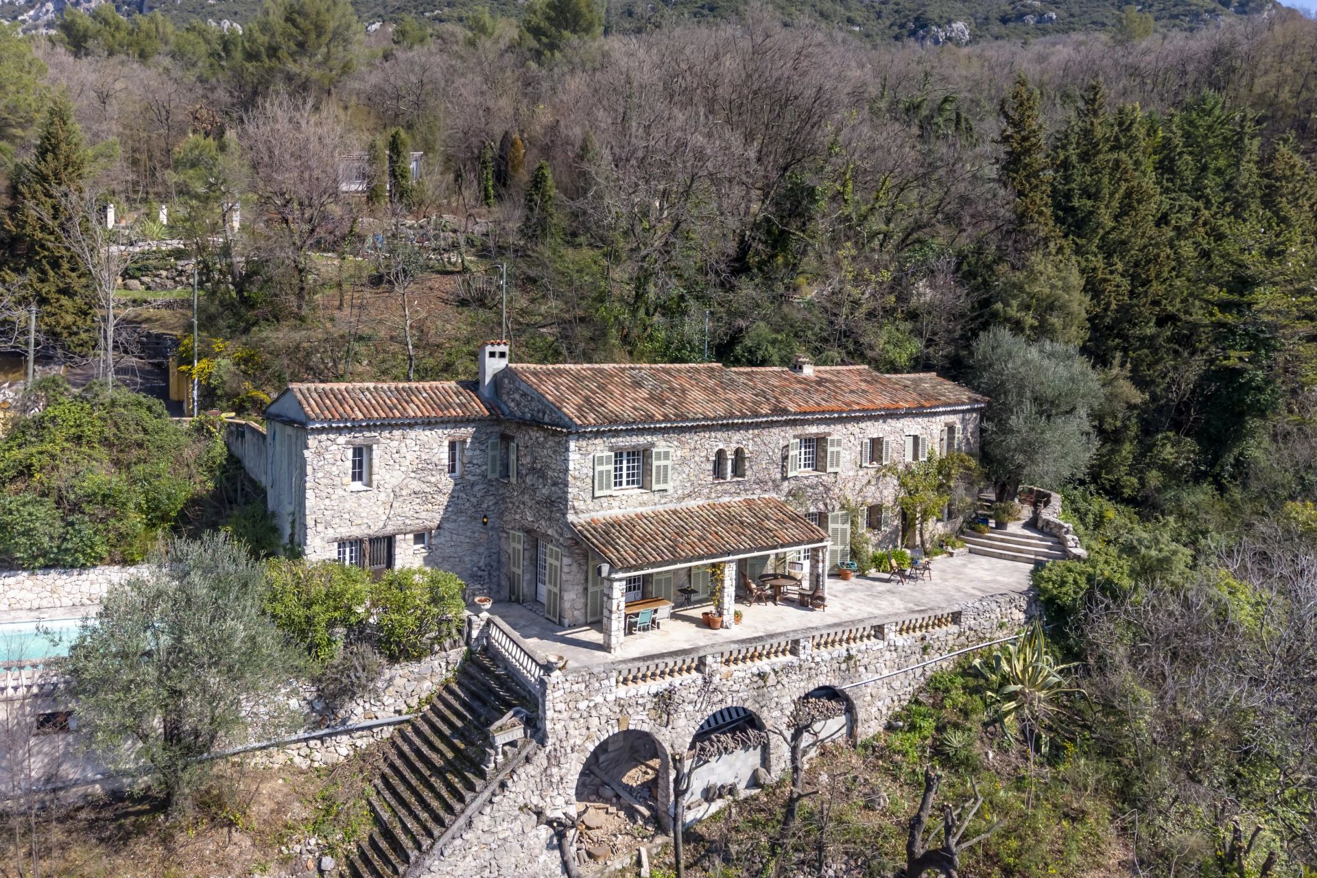 villa 5 Rooms for sale on Tourrettes-sur-Loup (06140)