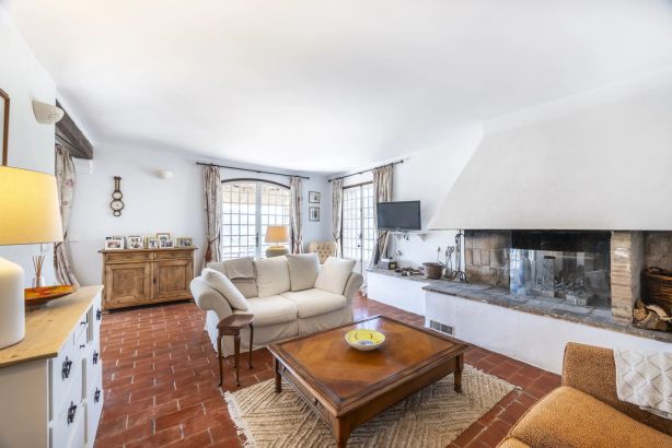 Sale Villa Tourrettes-sur-Loup 5&nbsp;Rooms 220&nbsp;m²