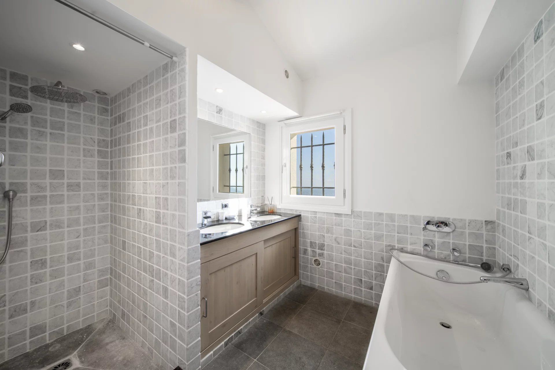 villa 7 Pièces en vente sur Châteauneuf-Grasse (06740)