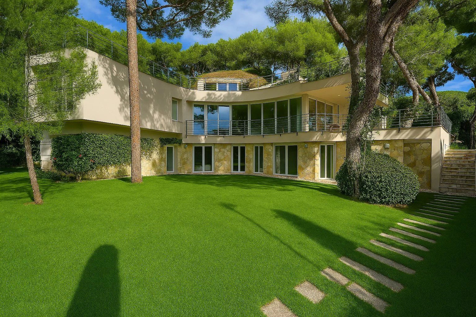 villa for sale on Saint-Jean-Cap-Ferrat (06230)