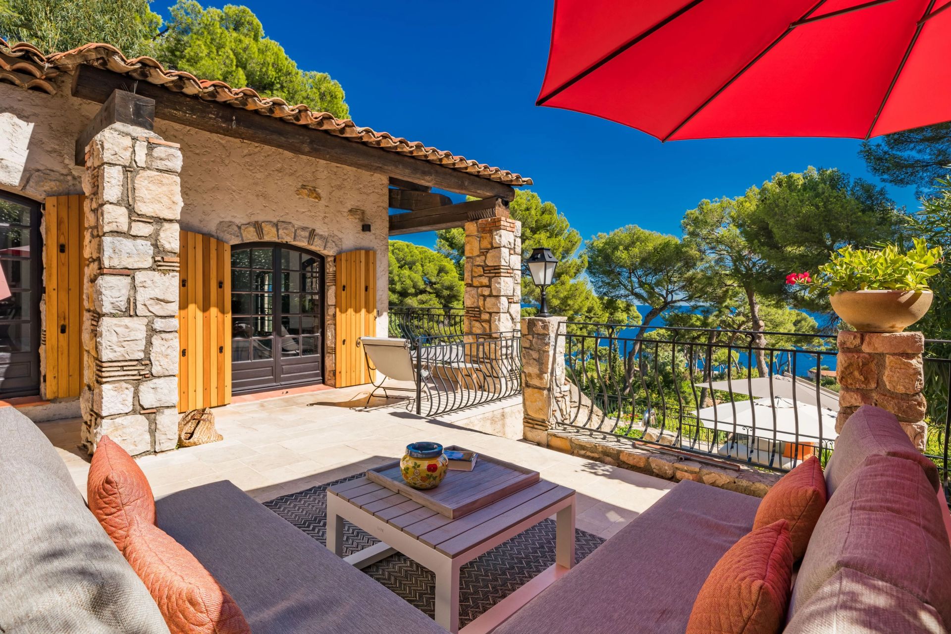 villa 9 Pièces en location saisonnière sur Antibes (06160)