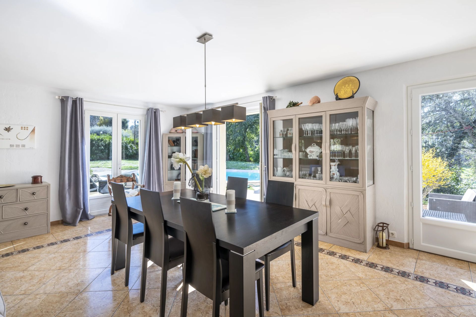 villa 11 Pièces en vente sur Roquefort-les-Pins (06330)