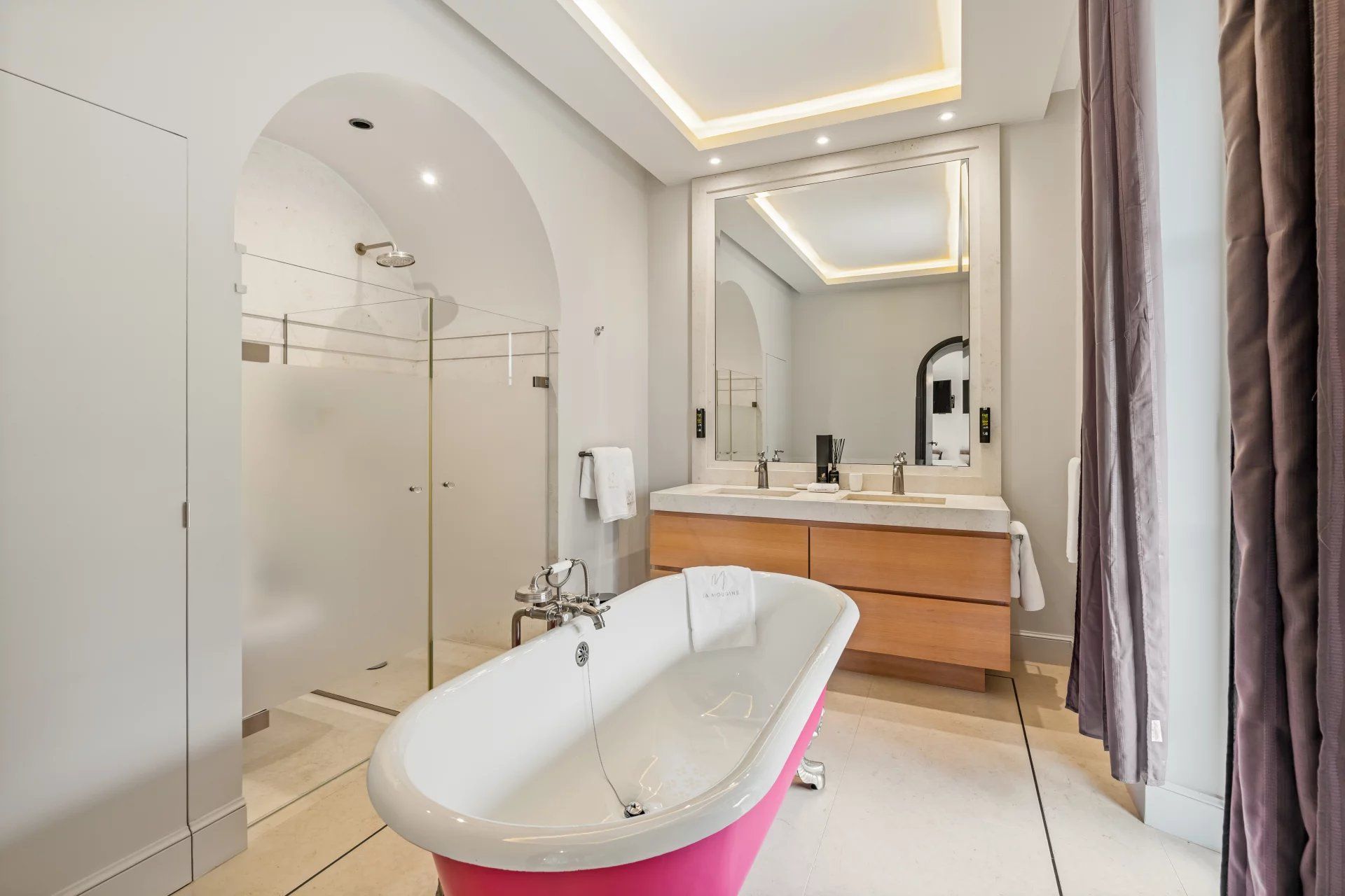 villa 20 Rooms for seasonal rent on Mougins (06250)