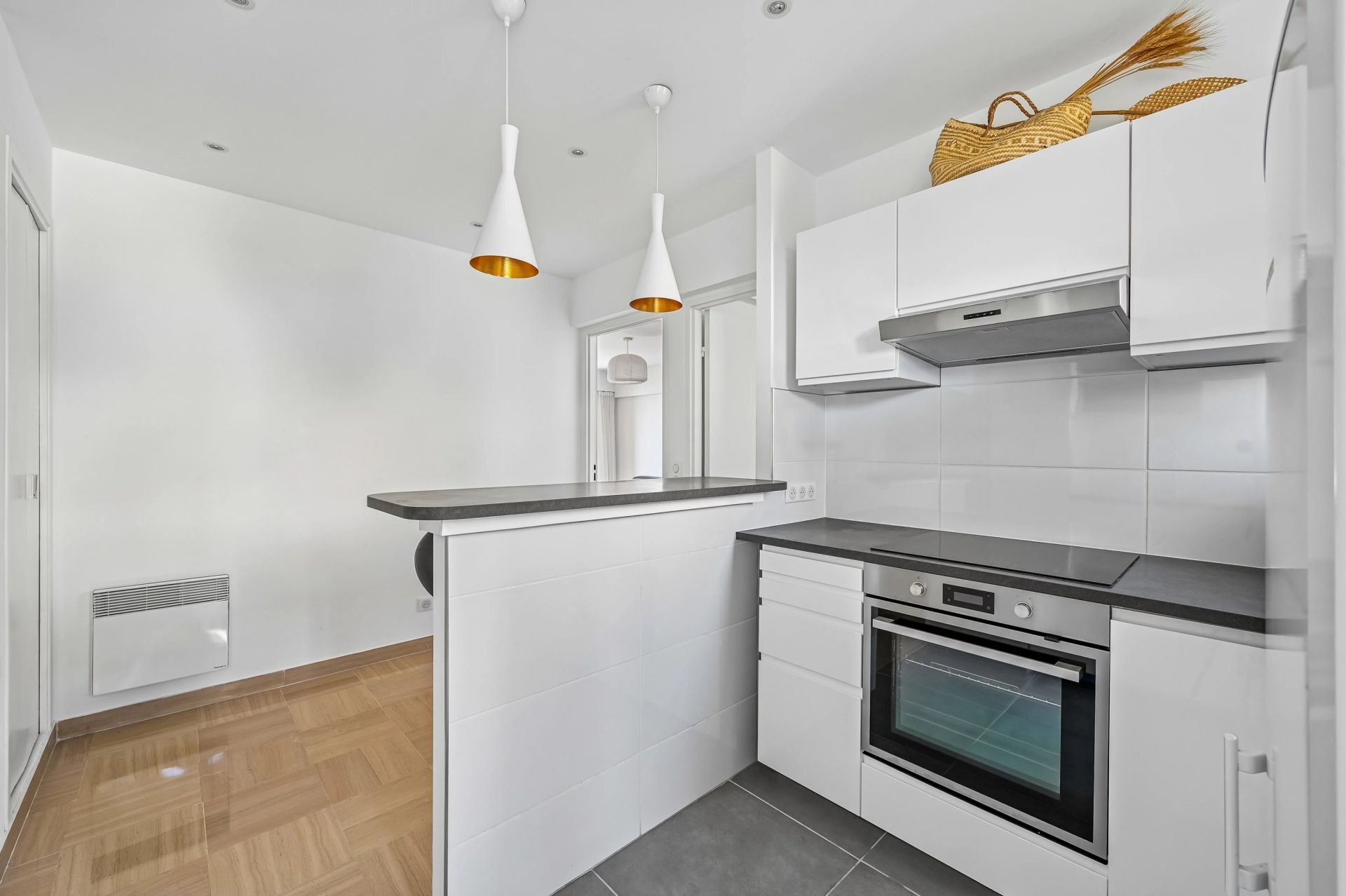 apartment 4 Rooms for sale on Beausoleil (06240)