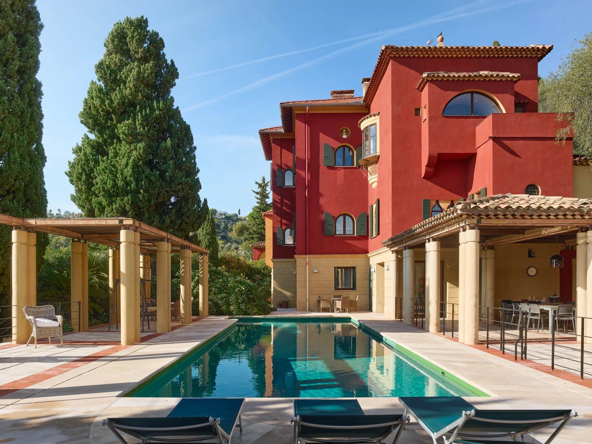 villa 15 Rooms for sale on Menton (06500)