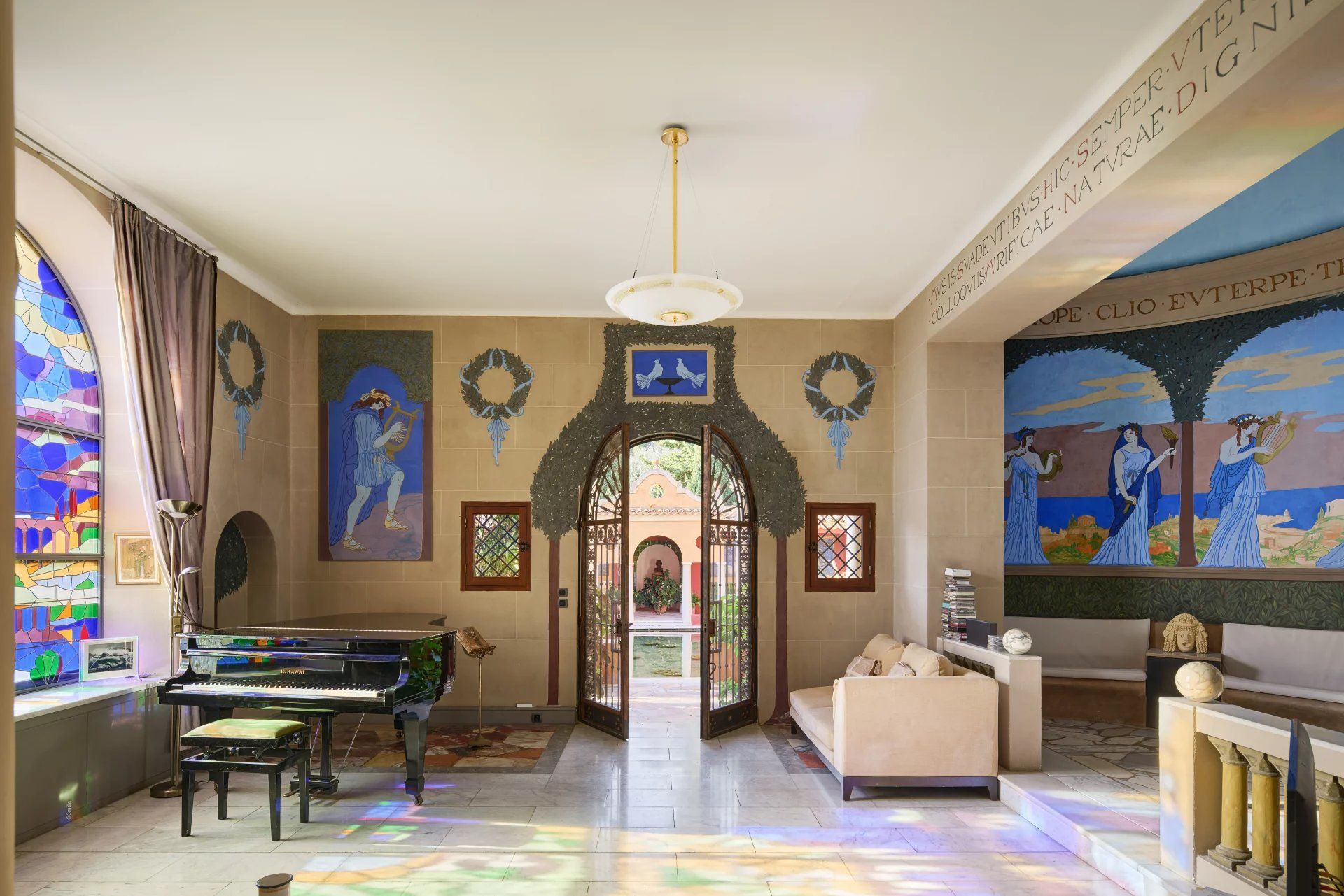 villa 15 Rooms for sale on Menton (06500)