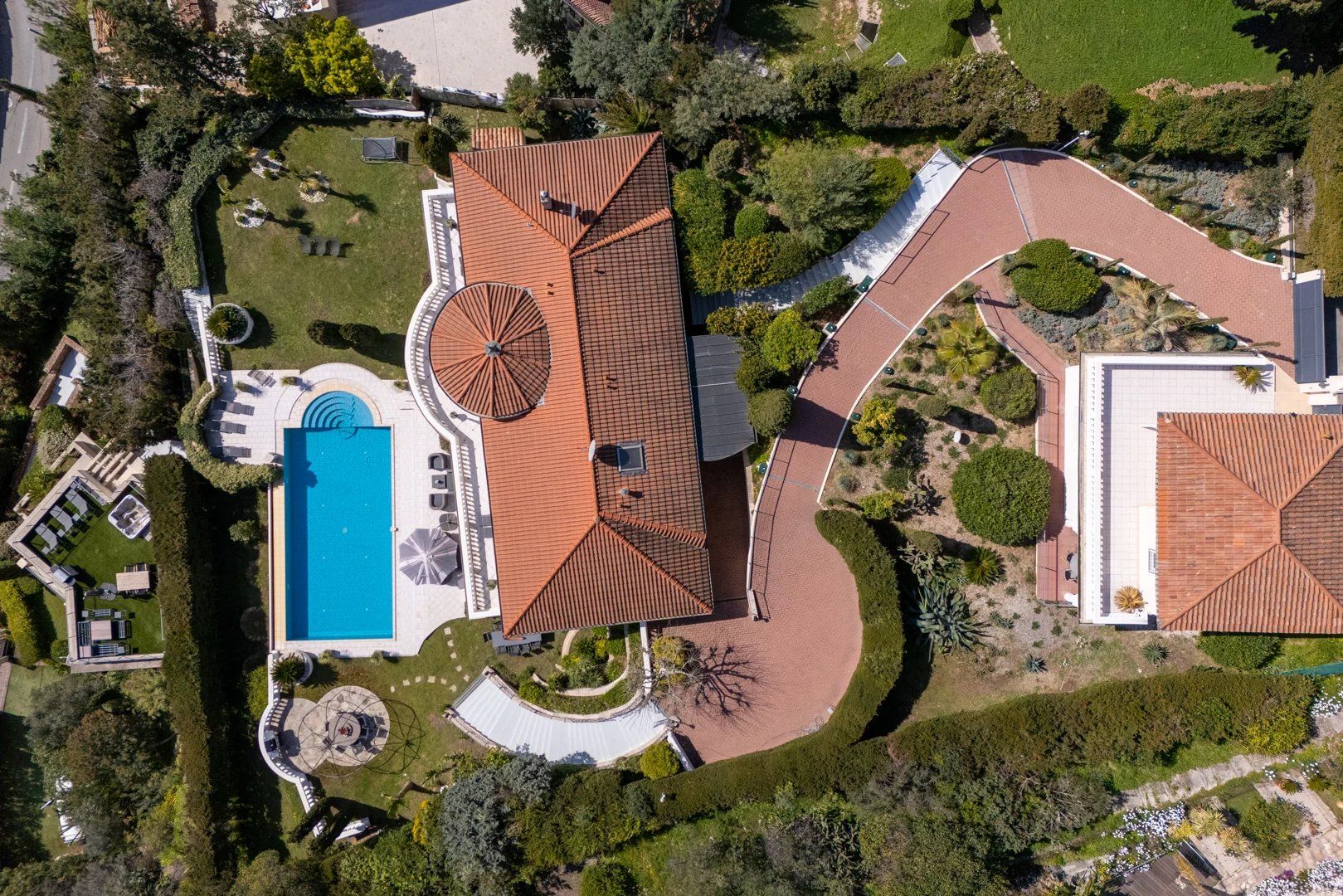 villa 5 Rooms for sale on Mandelieu-la-Napoule (06210)