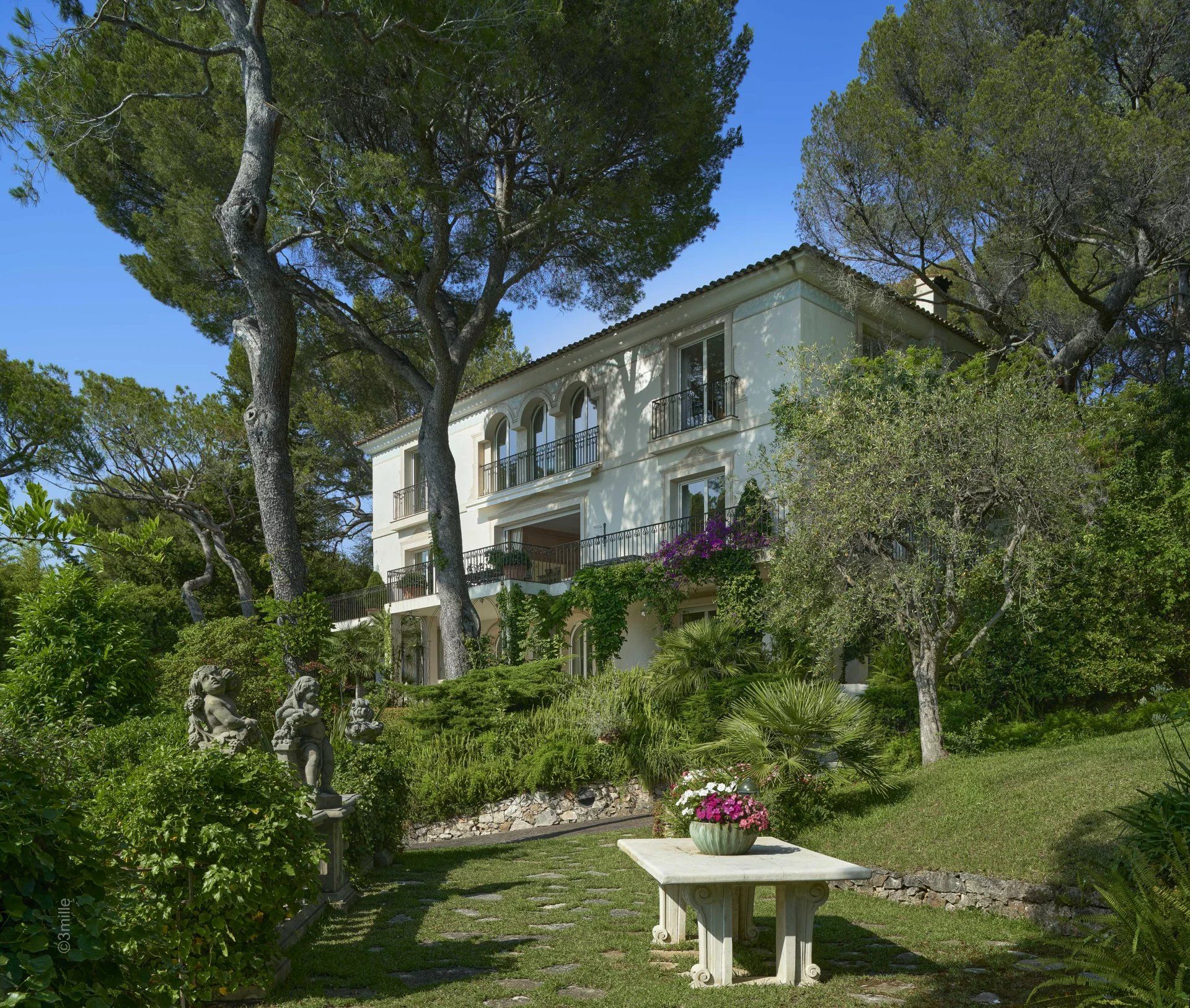 villa 10 Pièces en location saisonnière sur Saint-Jean-Cap-Ferrat (06230)