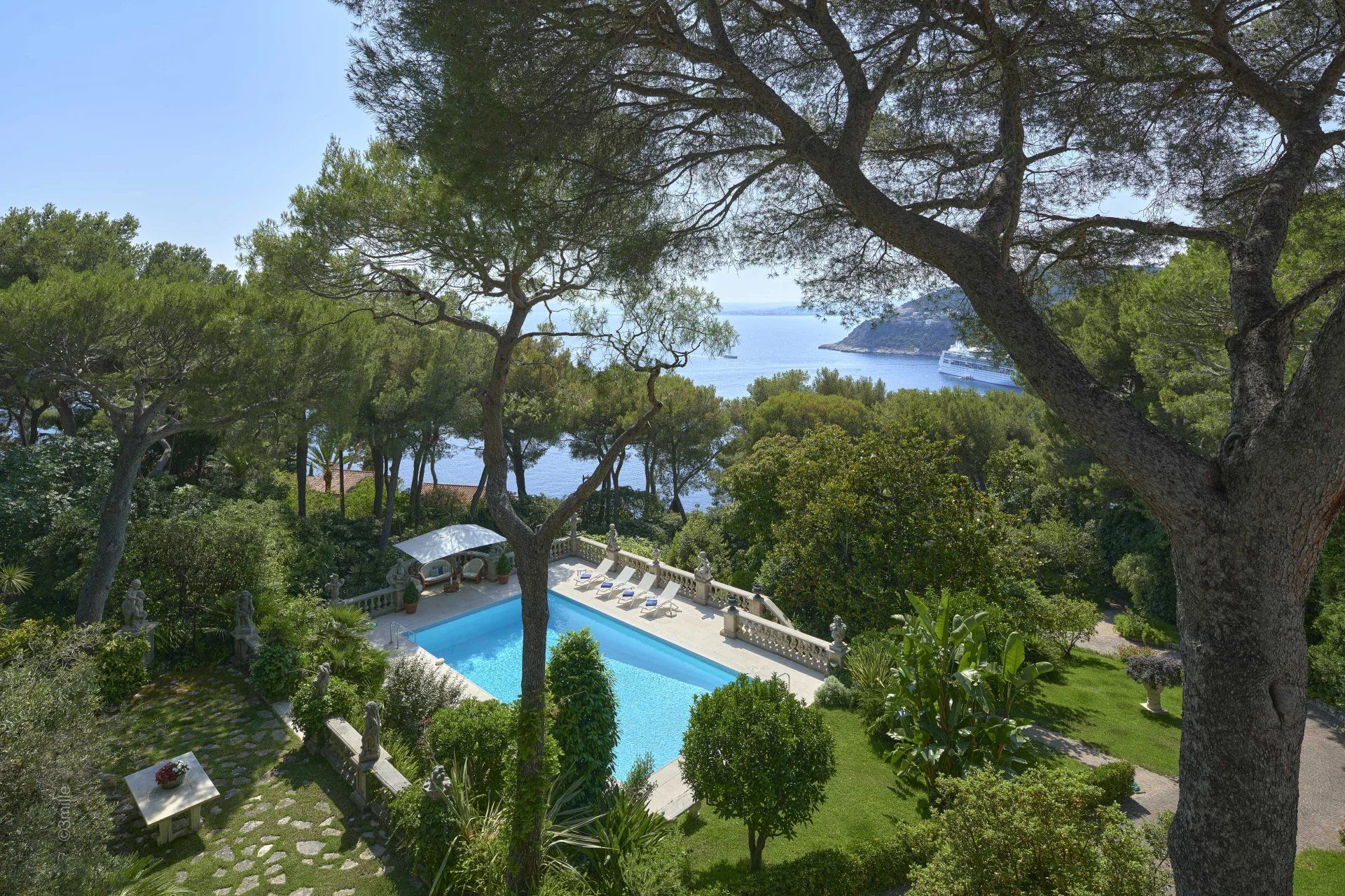 villa 10 Pièces en location saisonnière sur Saint-Jean-Cap-Ferrat (06230)