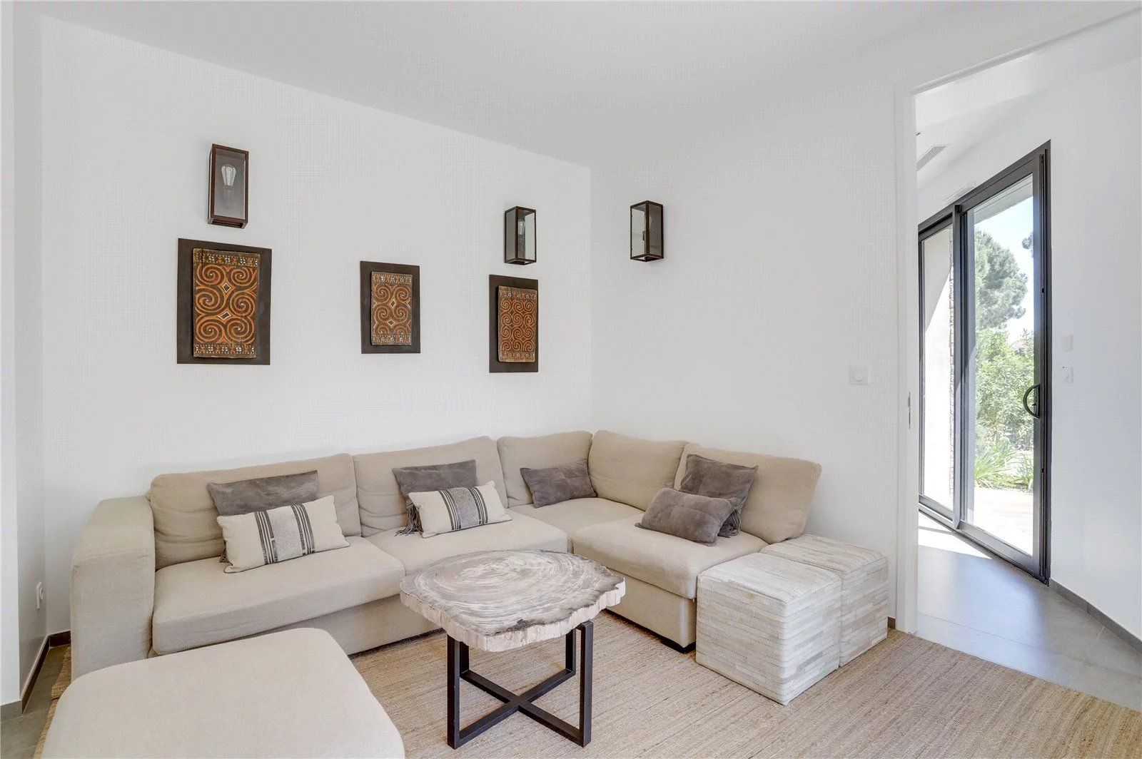 villa 4 Rooms for seasonal rent on Saint-Tropez (83990)