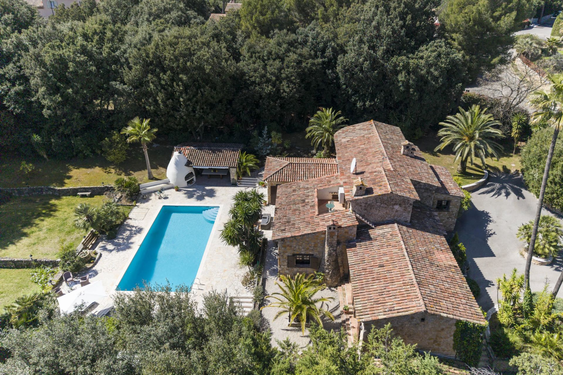 house 7 Rooms for sale on Biot (06410)