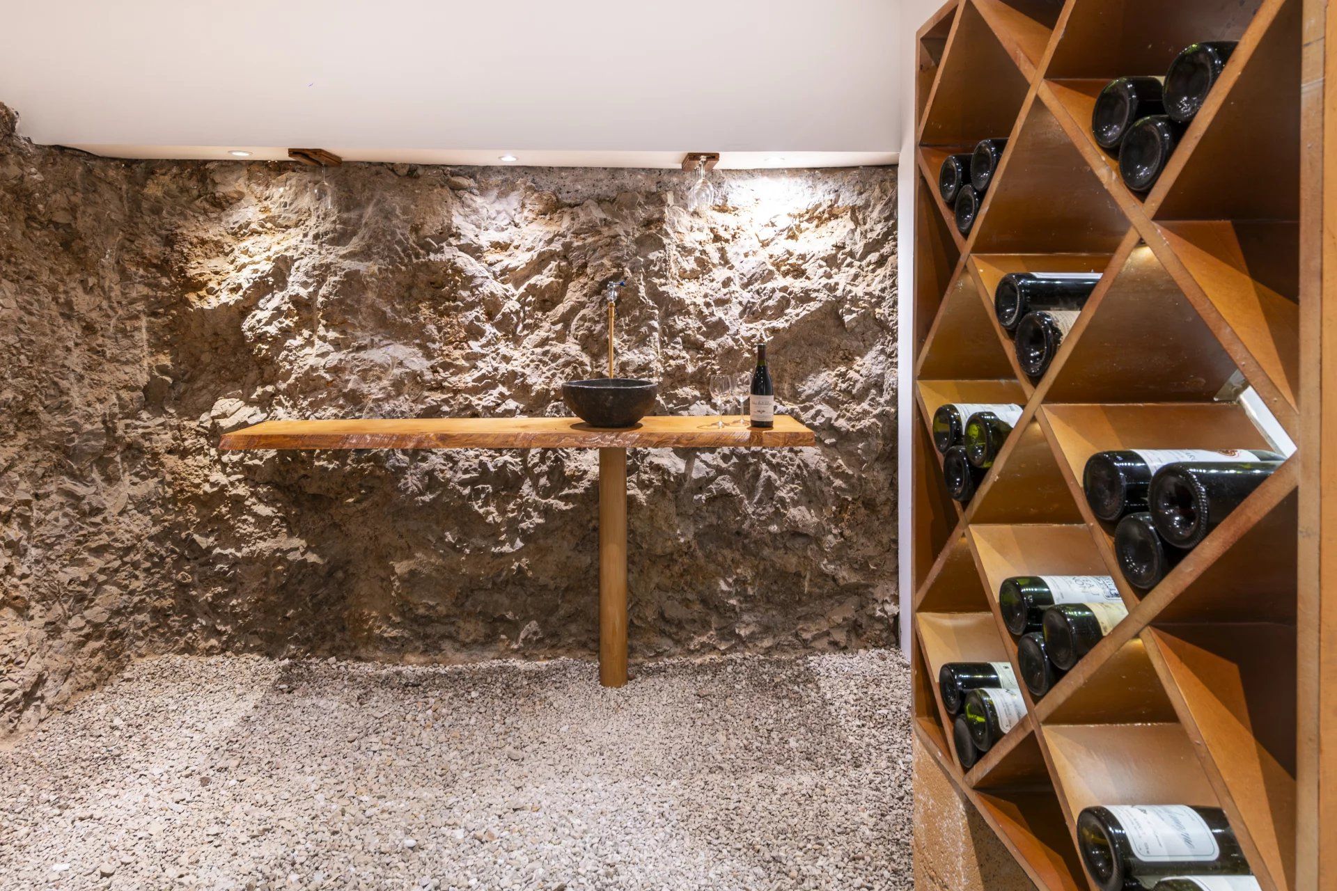 villa 8 Rooms for sale on Biot (06410)