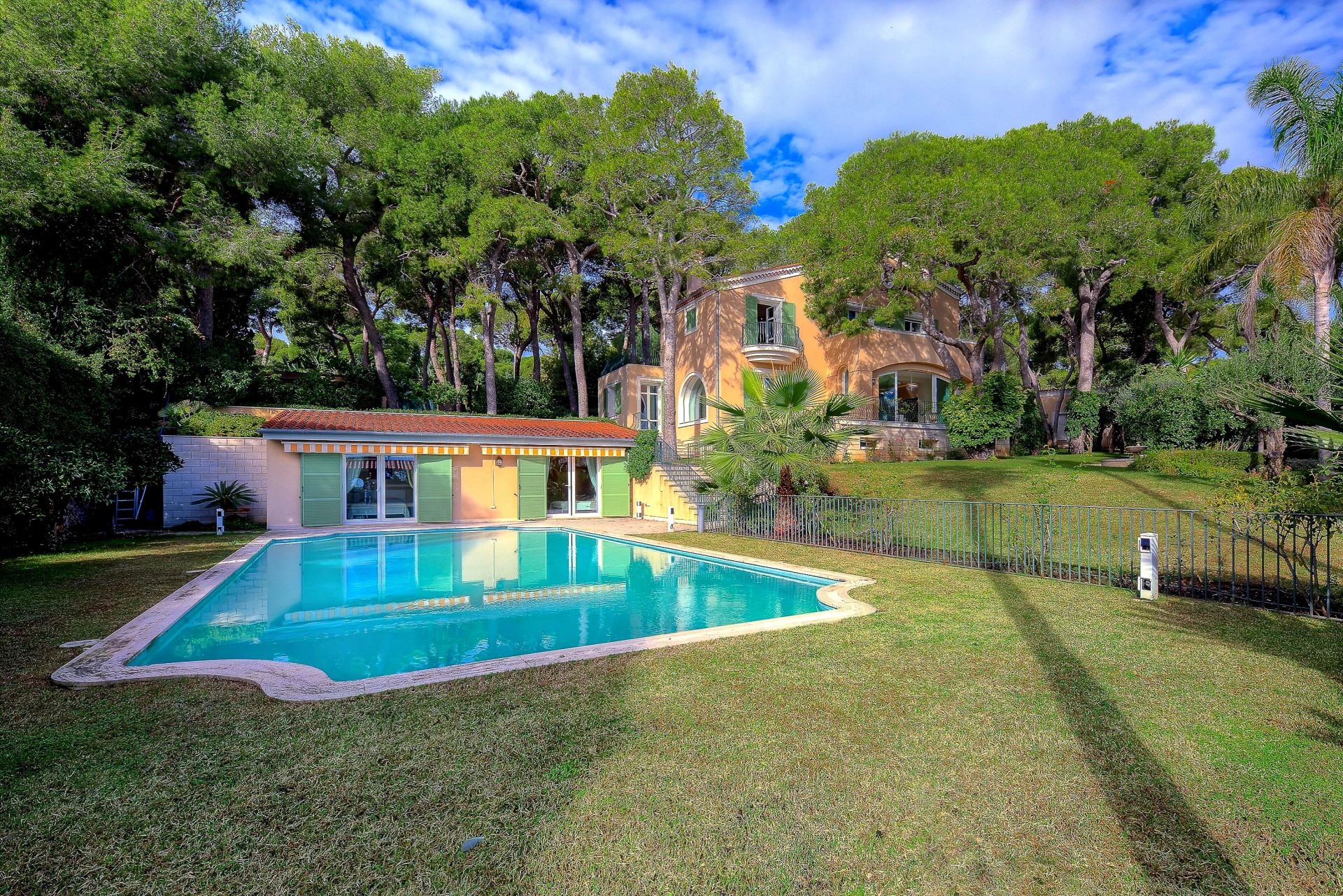 villa 9 Pièces en vente sur Saint-Jean-Cap-Ferrat (06230)