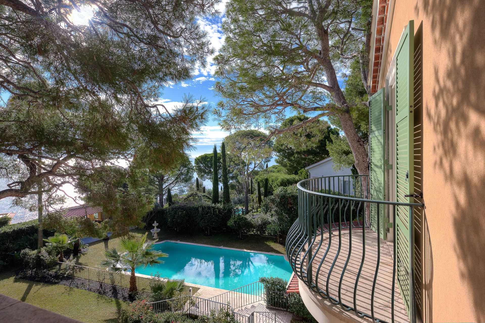 villa 9 Rooms for sale on Saint-Jean-Cap-Ferrat (06230)