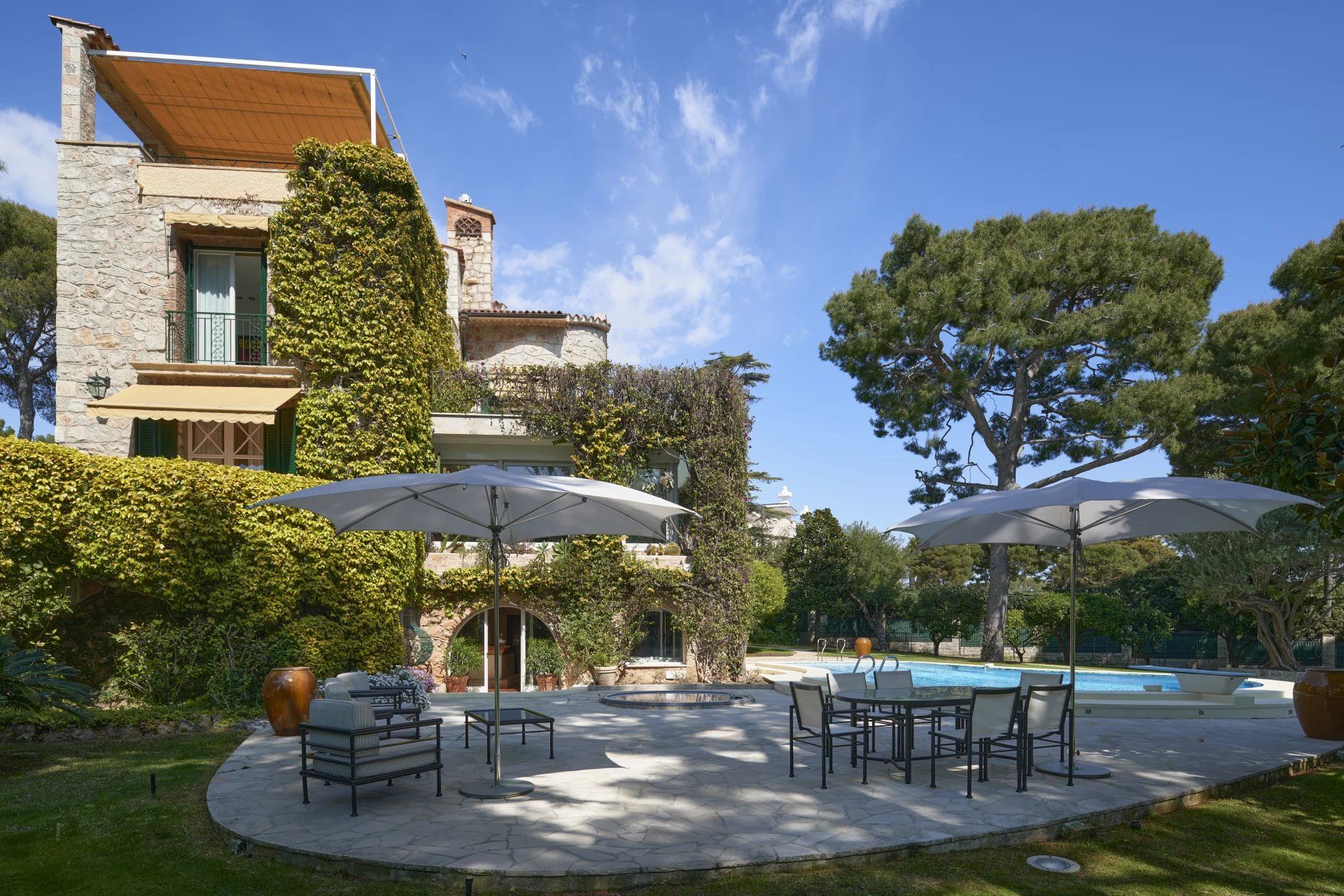 villa 10 Pièces en vente sur Saint-Jean-Cap-Ferrat (06230)