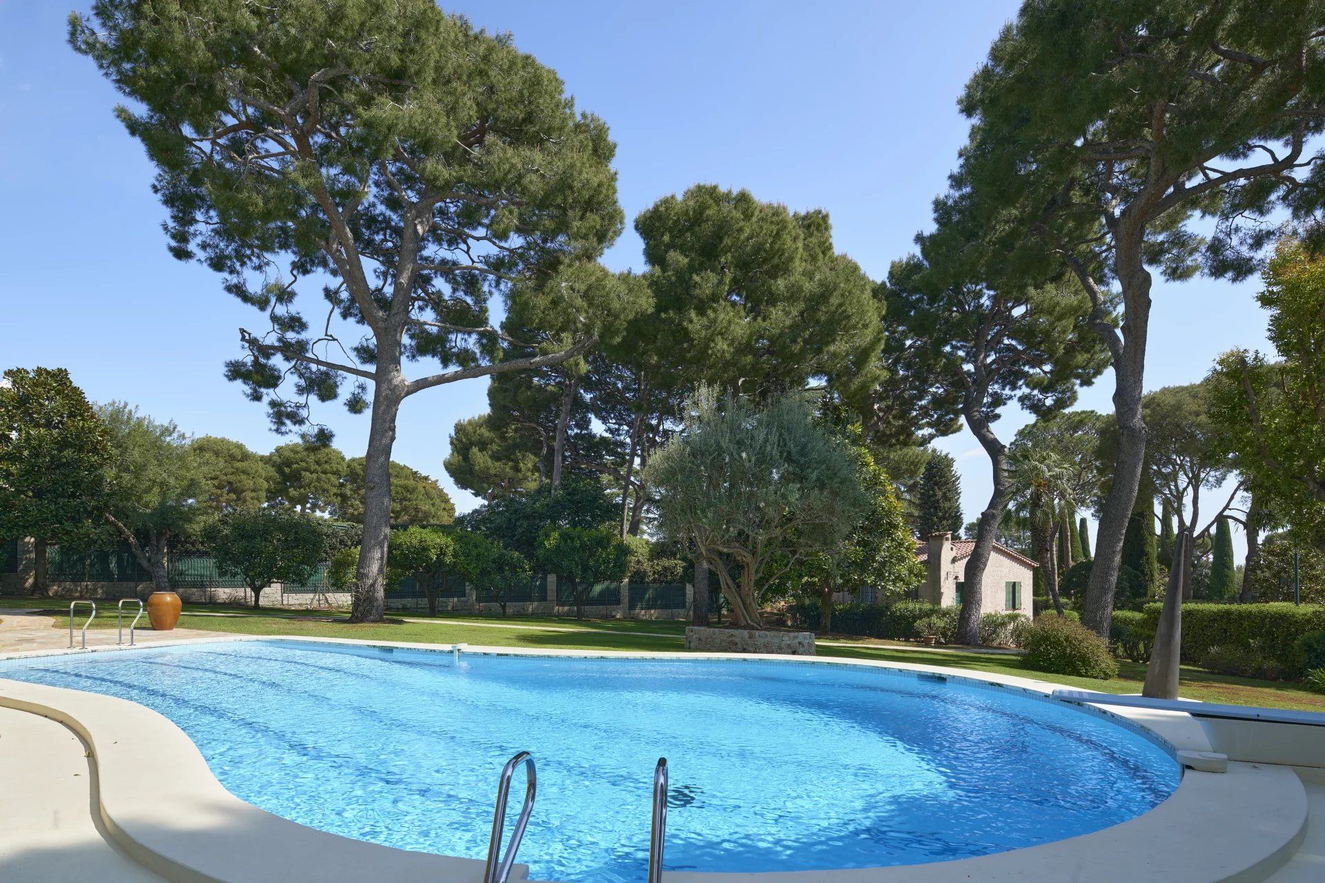 villa 10 Pièces en vente sur Saint-Jean-Cap-Ferrat (06230)