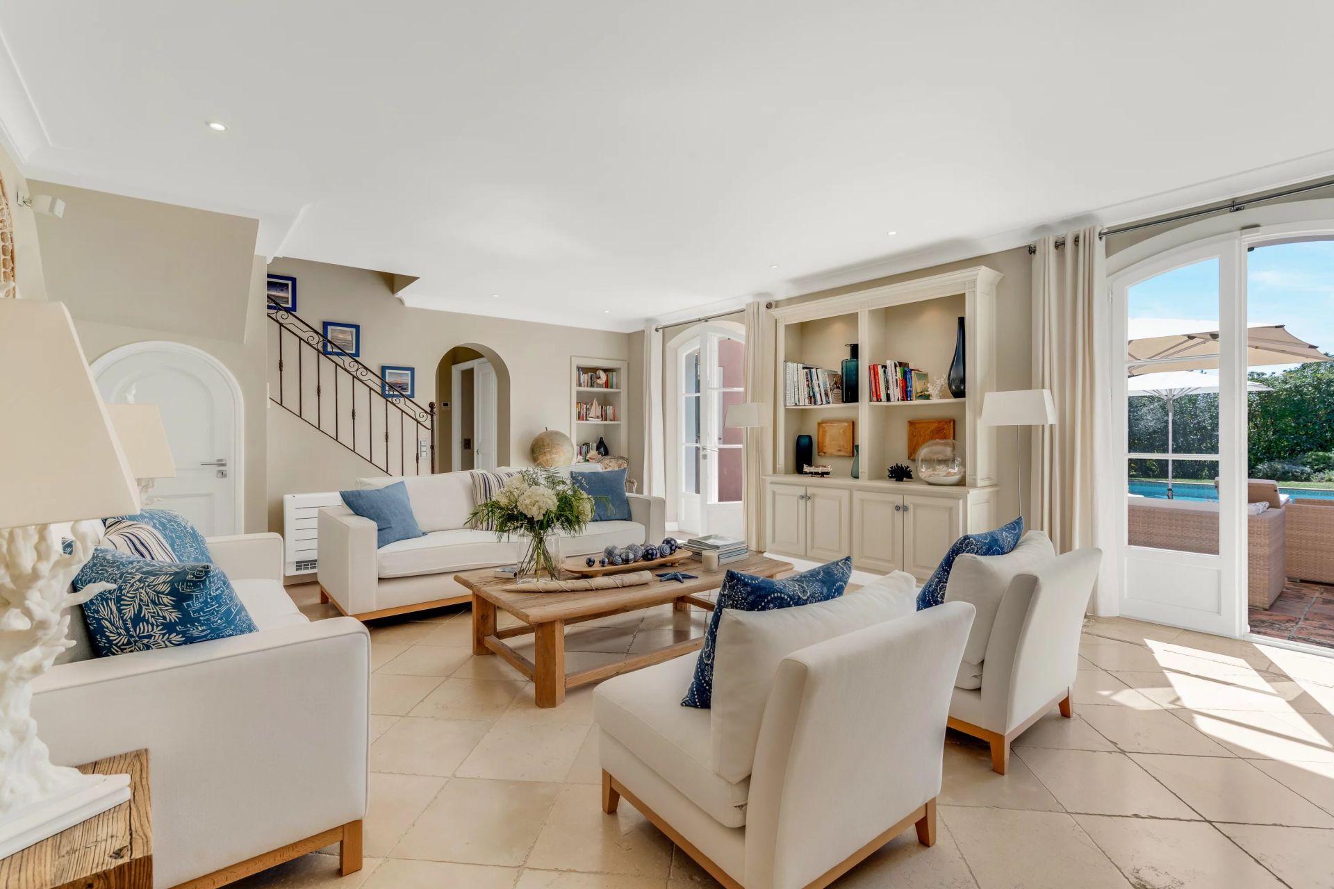 villa 6 Rooms for seasonal rent on Ramatuelle (83350)